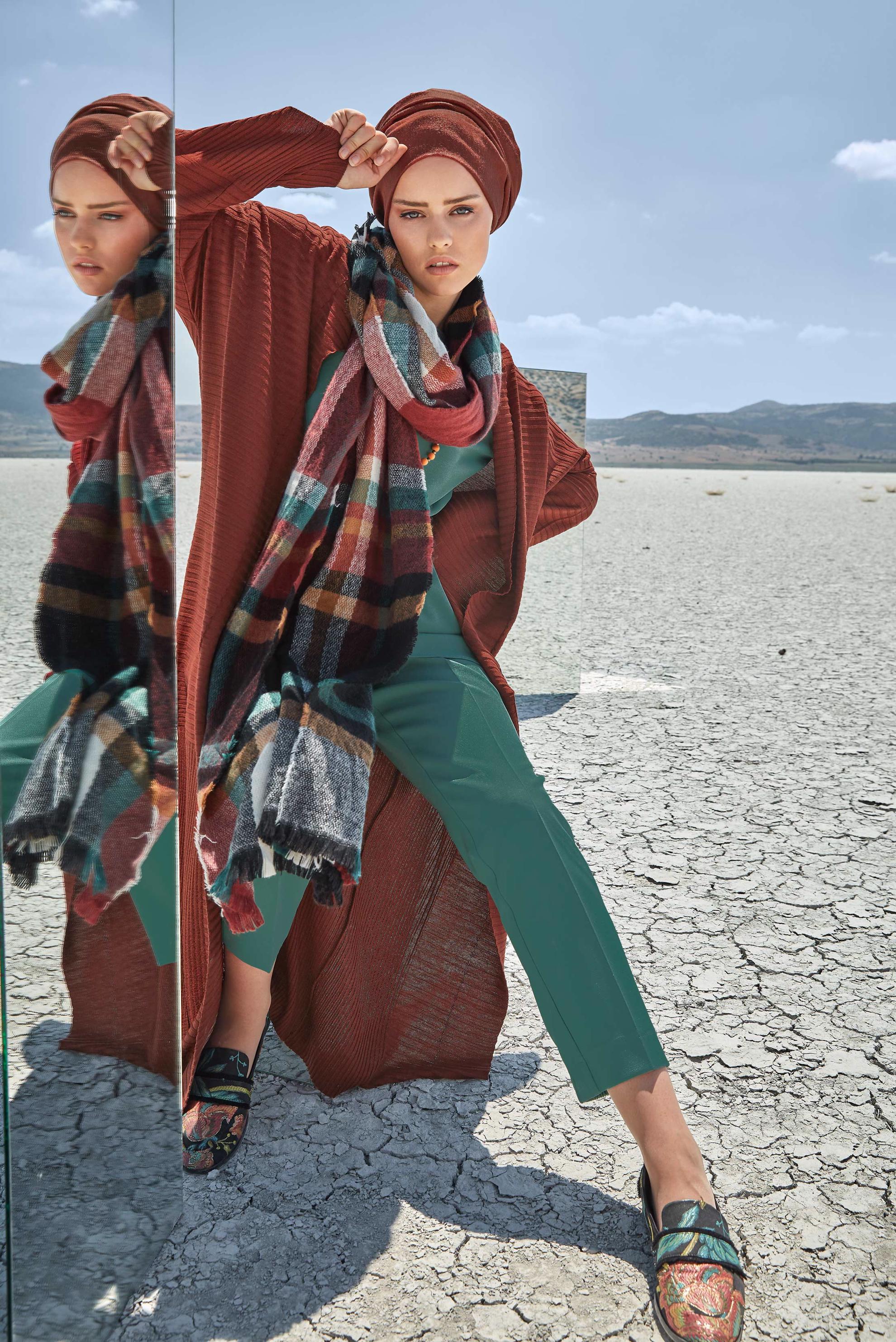 Tesettür giyim MAVİ LASTİKLİ PANTOLONLU TAKIM 40144 