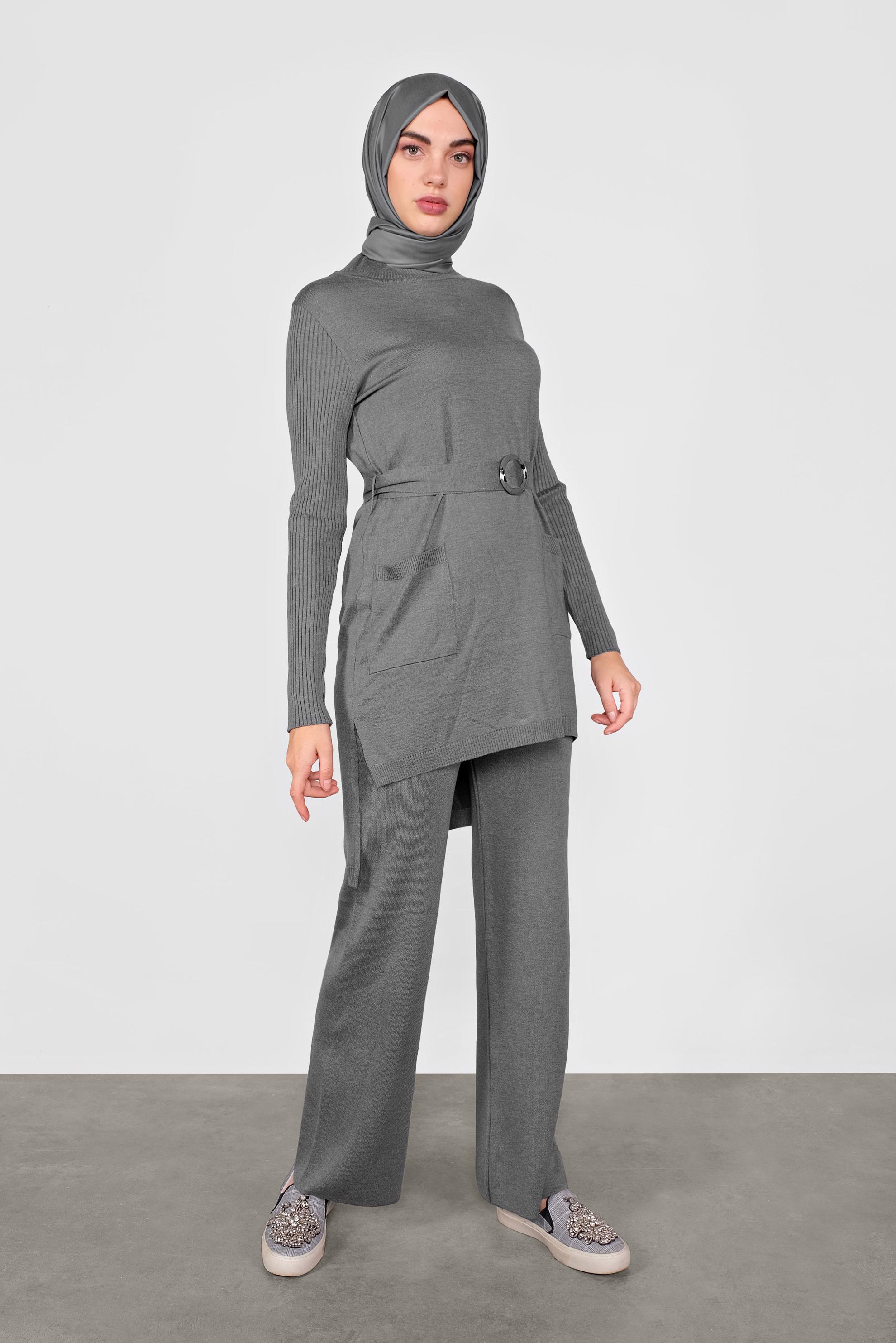 Tesettür giyim GRİ CEP DETAYLI İKİLİ PANTOLONLU TRİKO TAKIM 41050