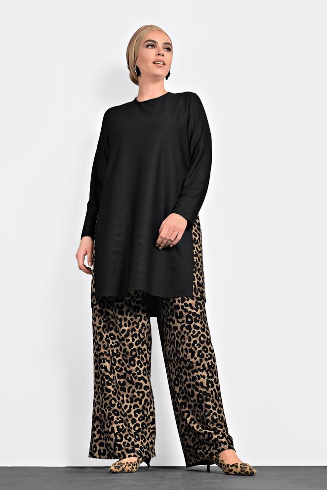 Tesettür giyim SİYAH YANLARI YIRTMAÇLI DÜZ TUNİK 20009 - ALVİNA