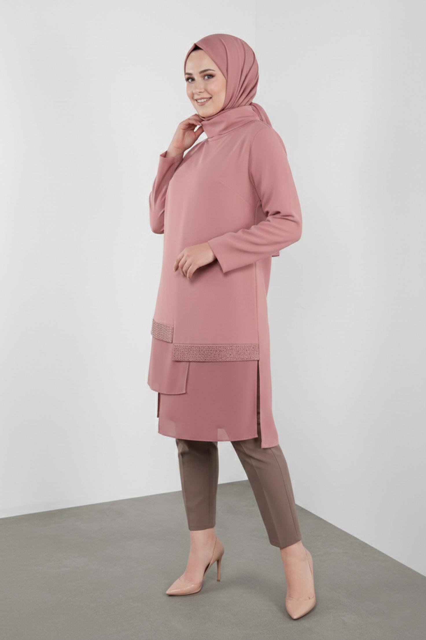 Tesettür giyim PUDRA TAŞ BASKILI ŞİFON DETAYLI TUNİK 20118 