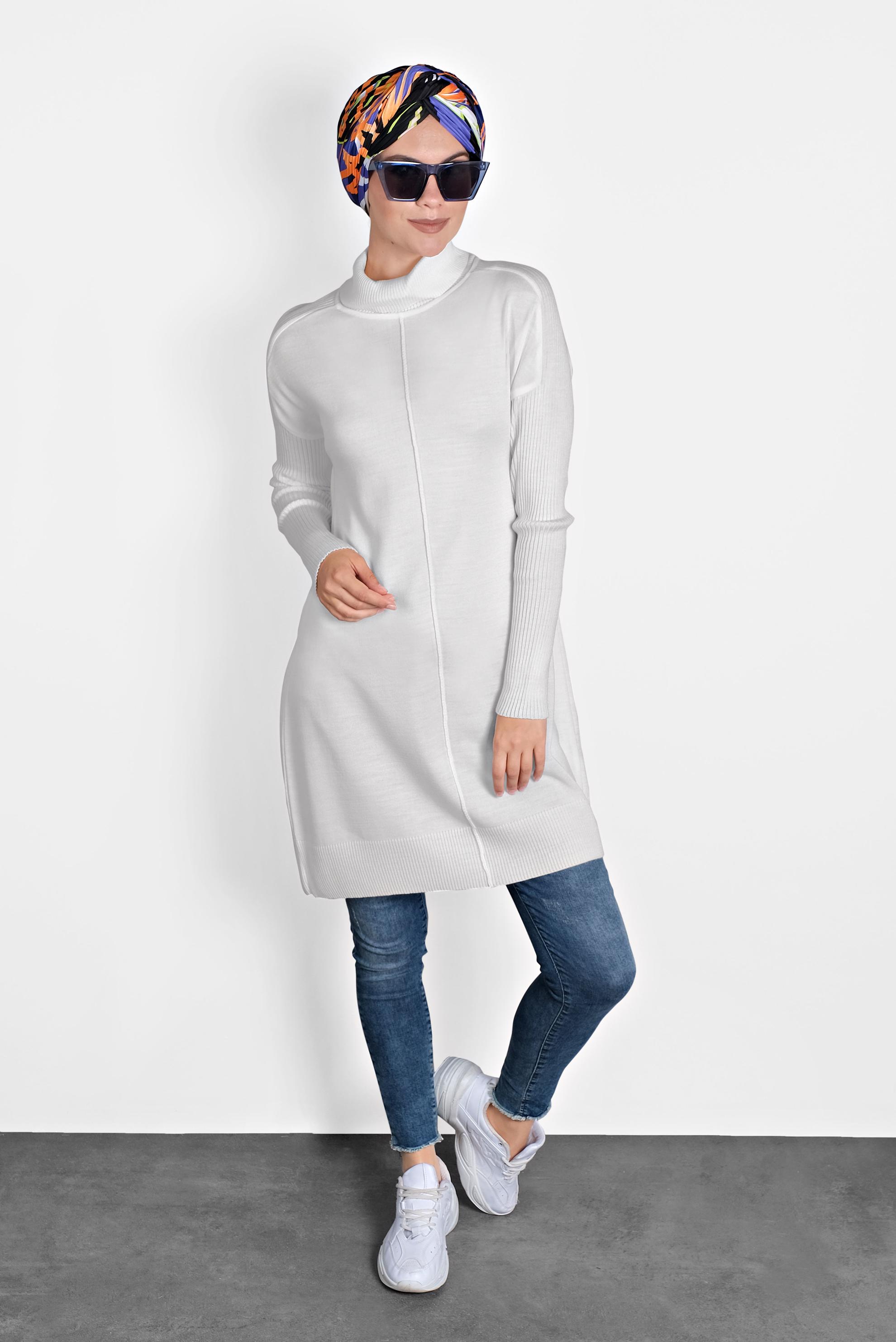 Tesettür giyim BEYAZ BALIKÇI YAKA SALAŞ TRİKO TUNİK 40001