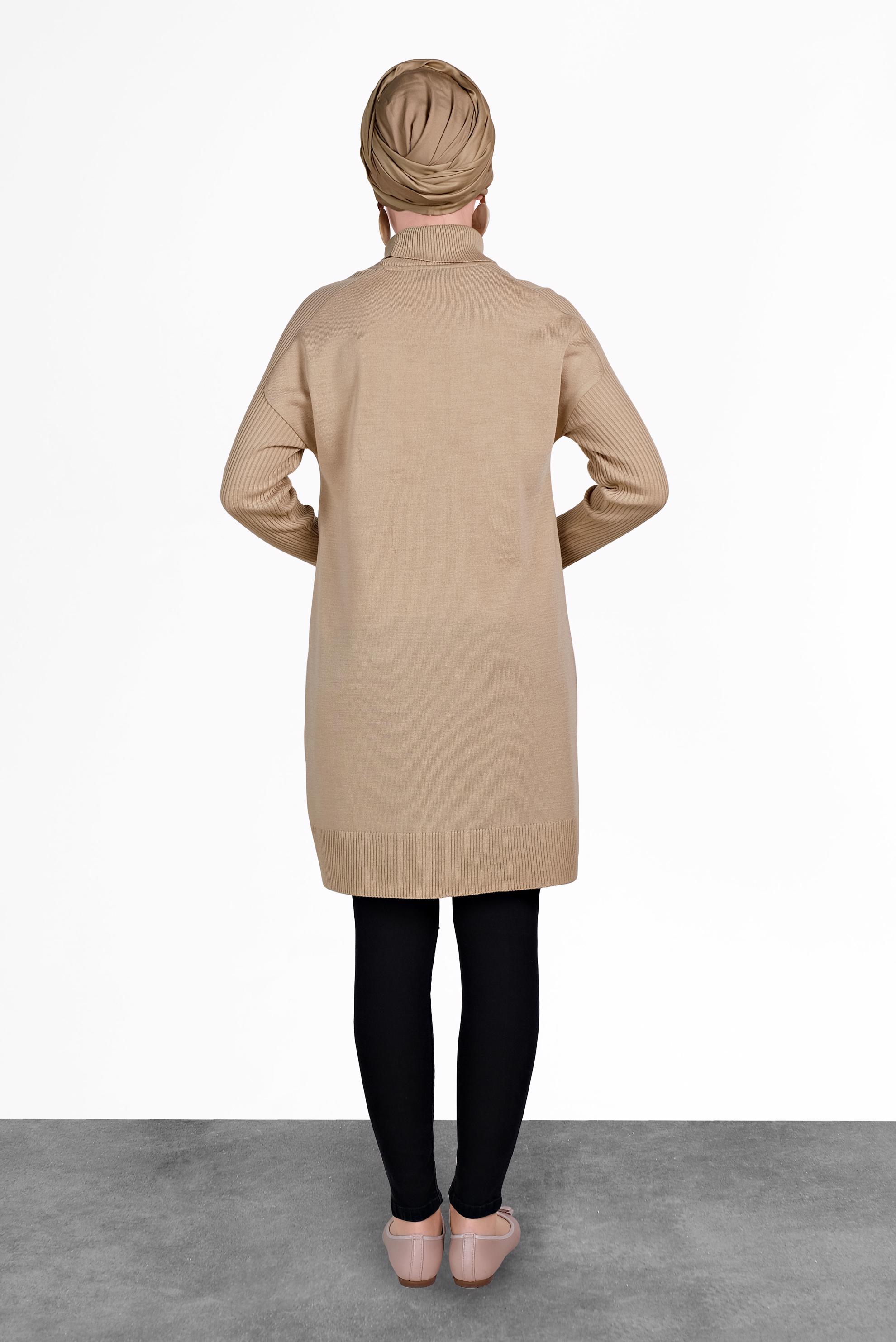 Tesettür giyim BEJ BALIKÇI YAKA SALAŞ TRİKO TUNİK 40001