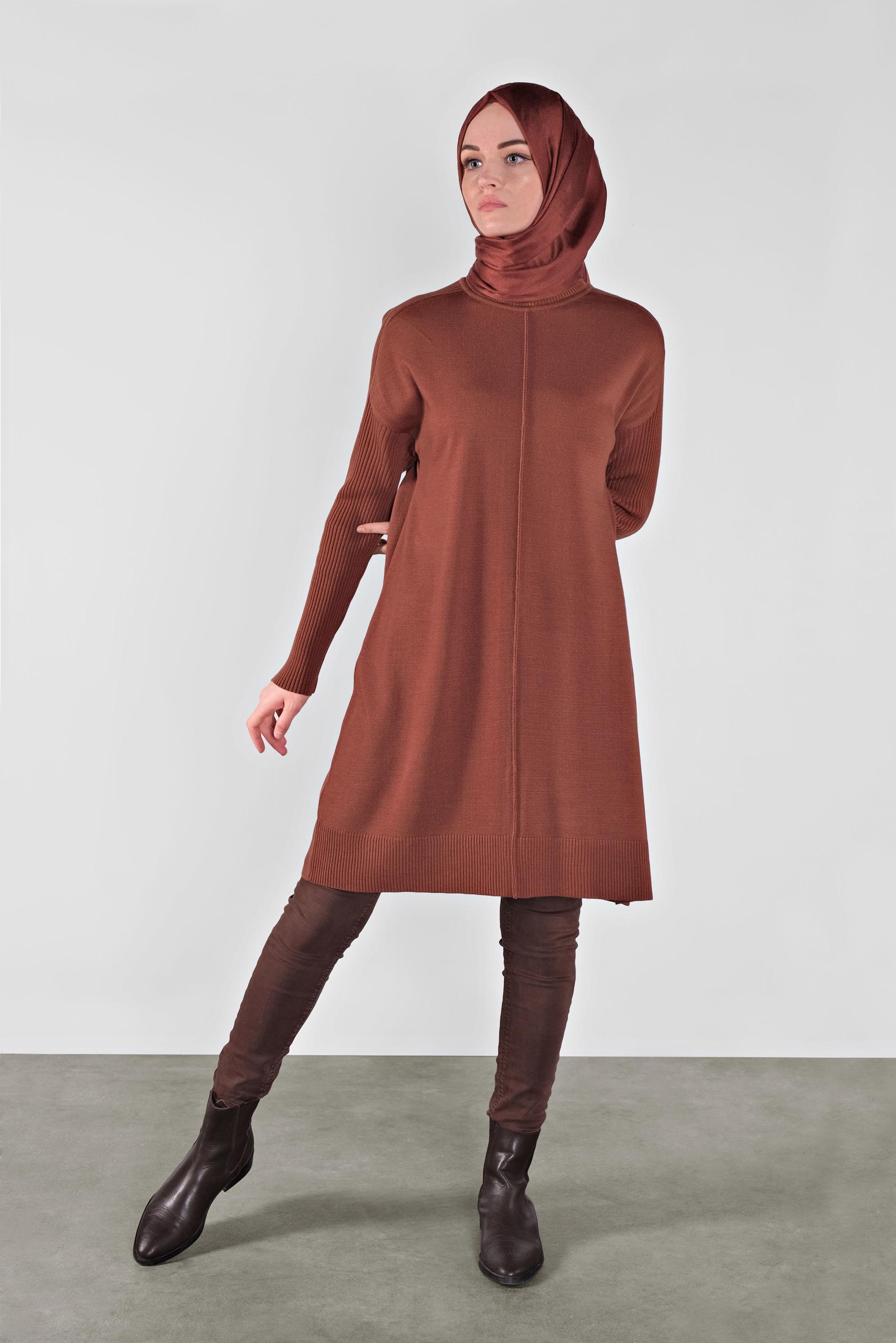 Tesettür giyim KAHVE BALIKÇI YAKA SALAŞ TRİKO TUNİK 40001