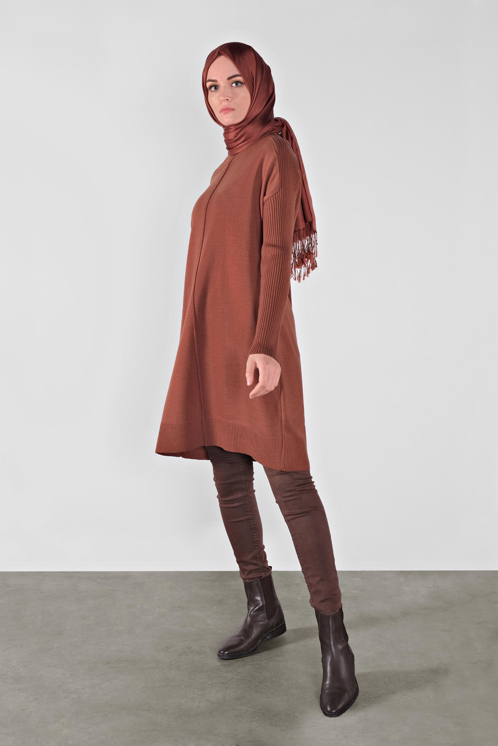 Tesettür giyim KAHVE BALIKÇI YAKA SALAŞ TRİKO TUNİK 40001