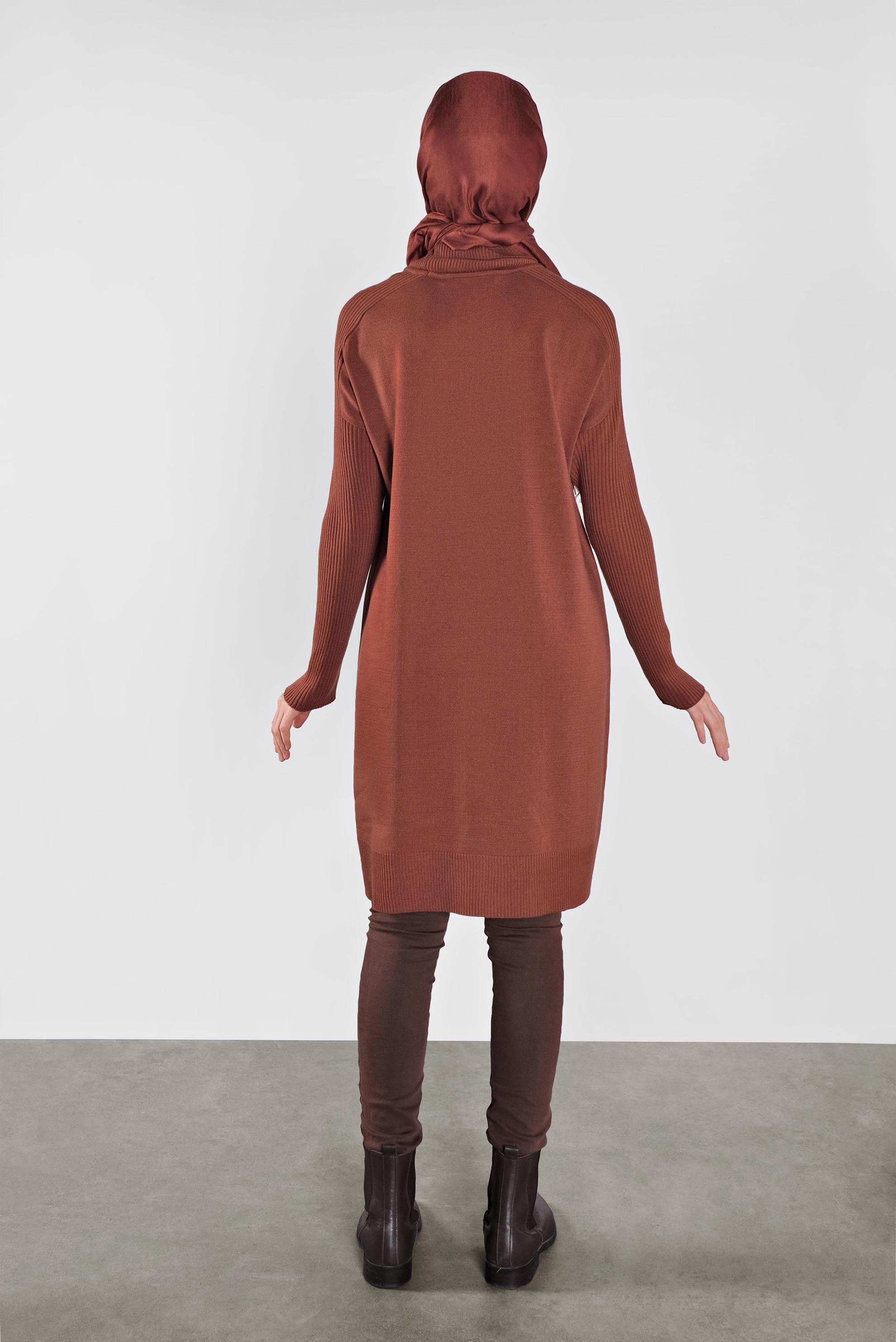 Tesettür giyim KAHVE BALIKÇI YAKA SALAŞ TRİKO TUNİK 40001