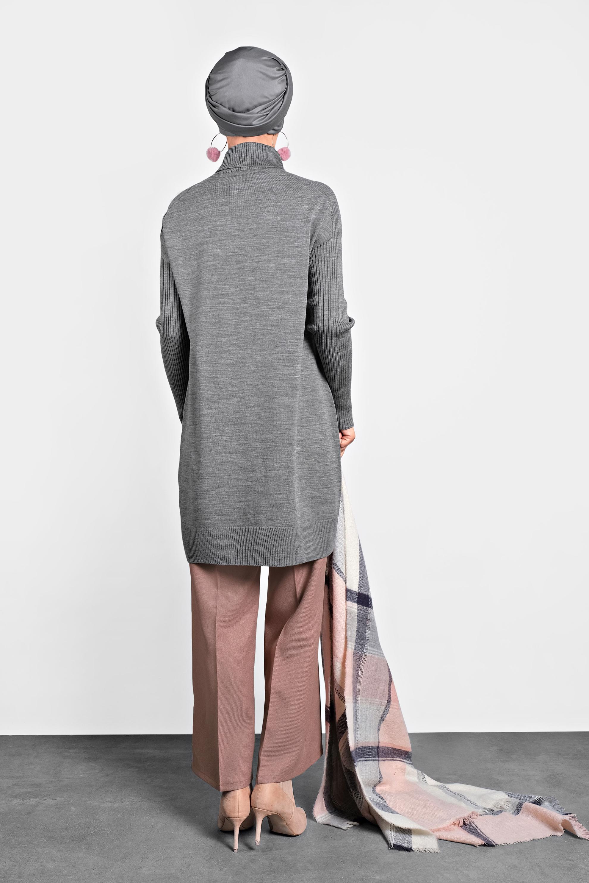 Tesettür giyim GRİ BALIKÇI YAKA SALAŞ TRİKO TUNİK 40001