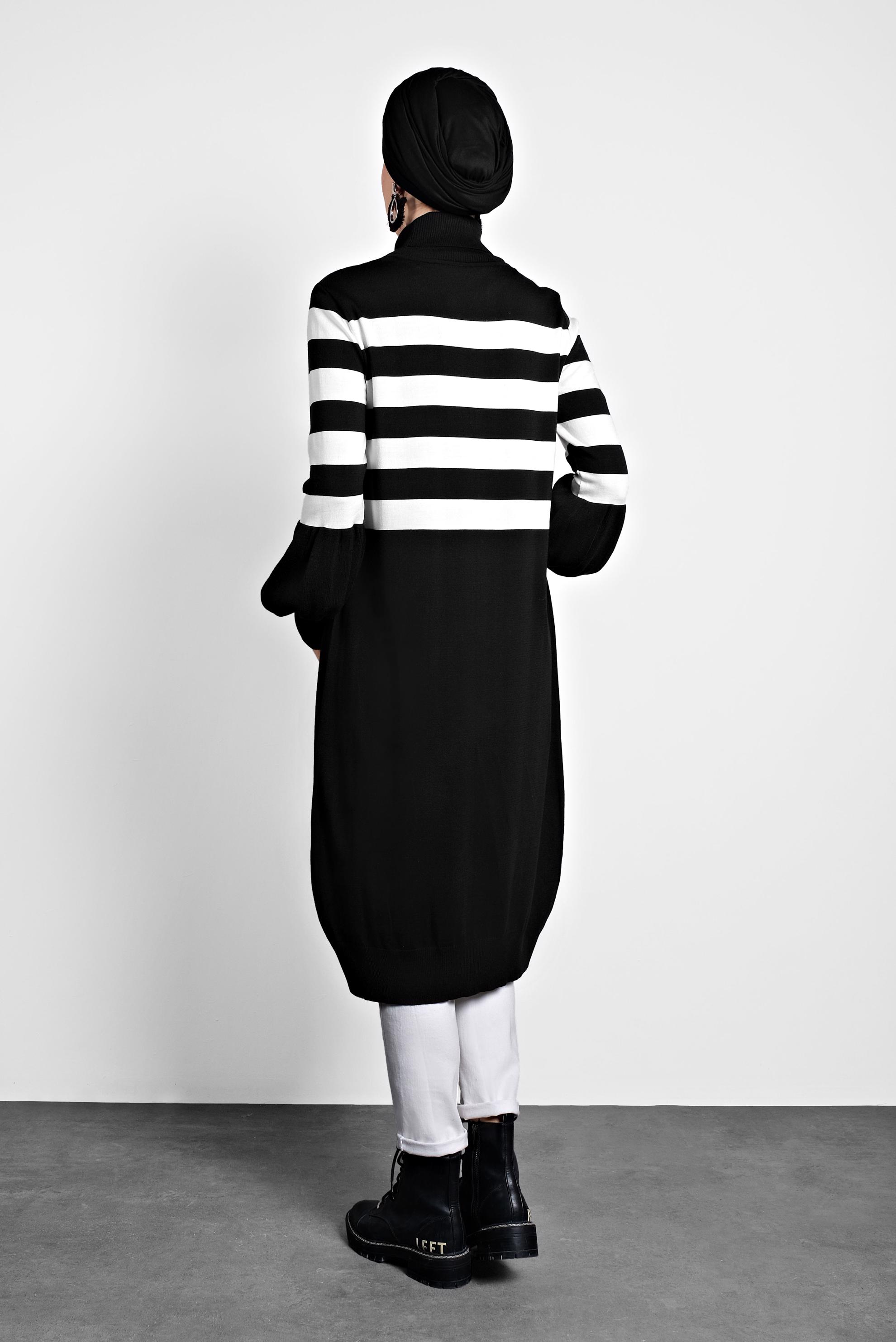 Tesettür giyim SİYAH BİSHOP-KOL ŞERİTLİ TRİKO TUNİK 40004 