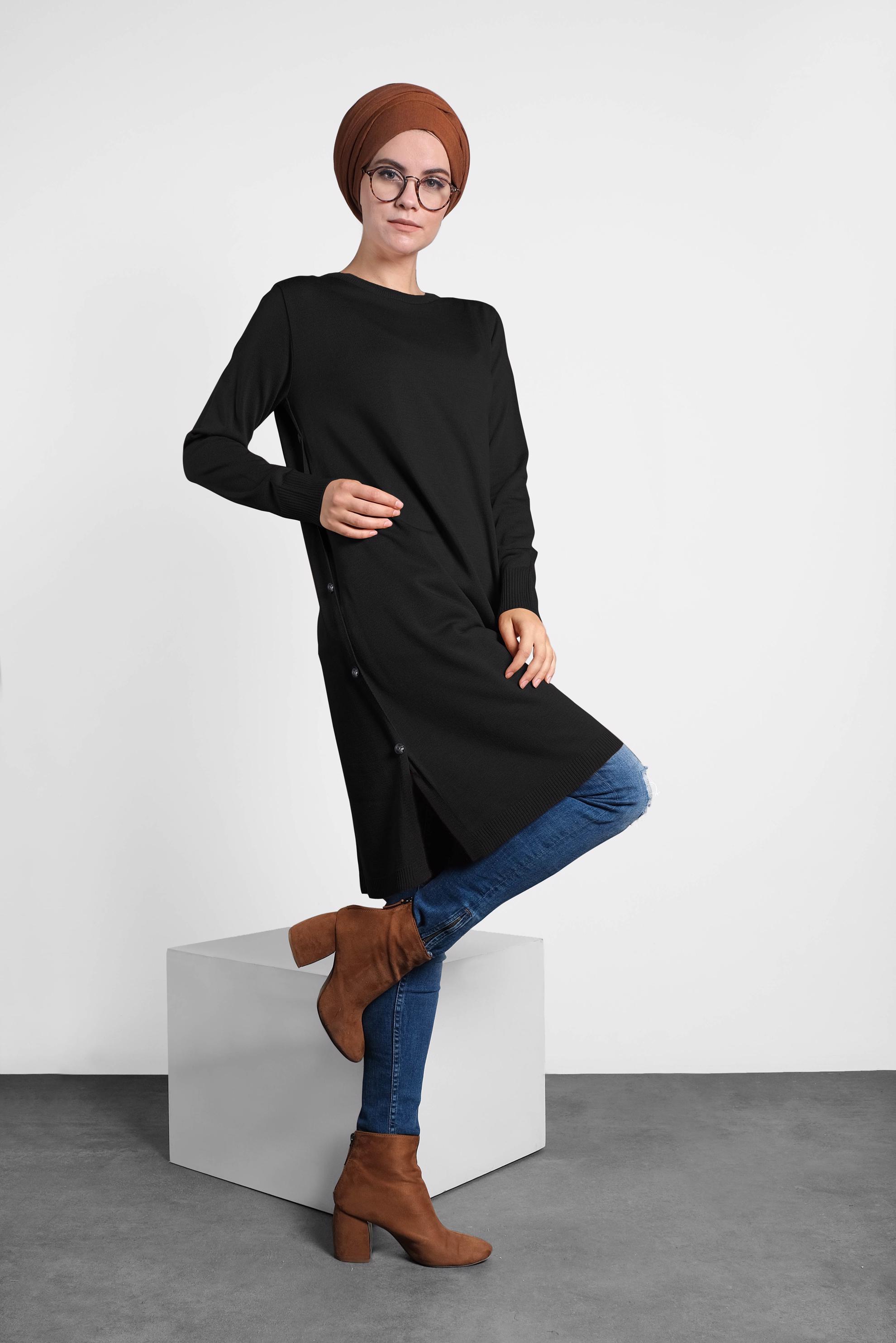 Tesettür giyim SİYAH YANLARI DÜĞMELİ TRİKO TUNİK 40005