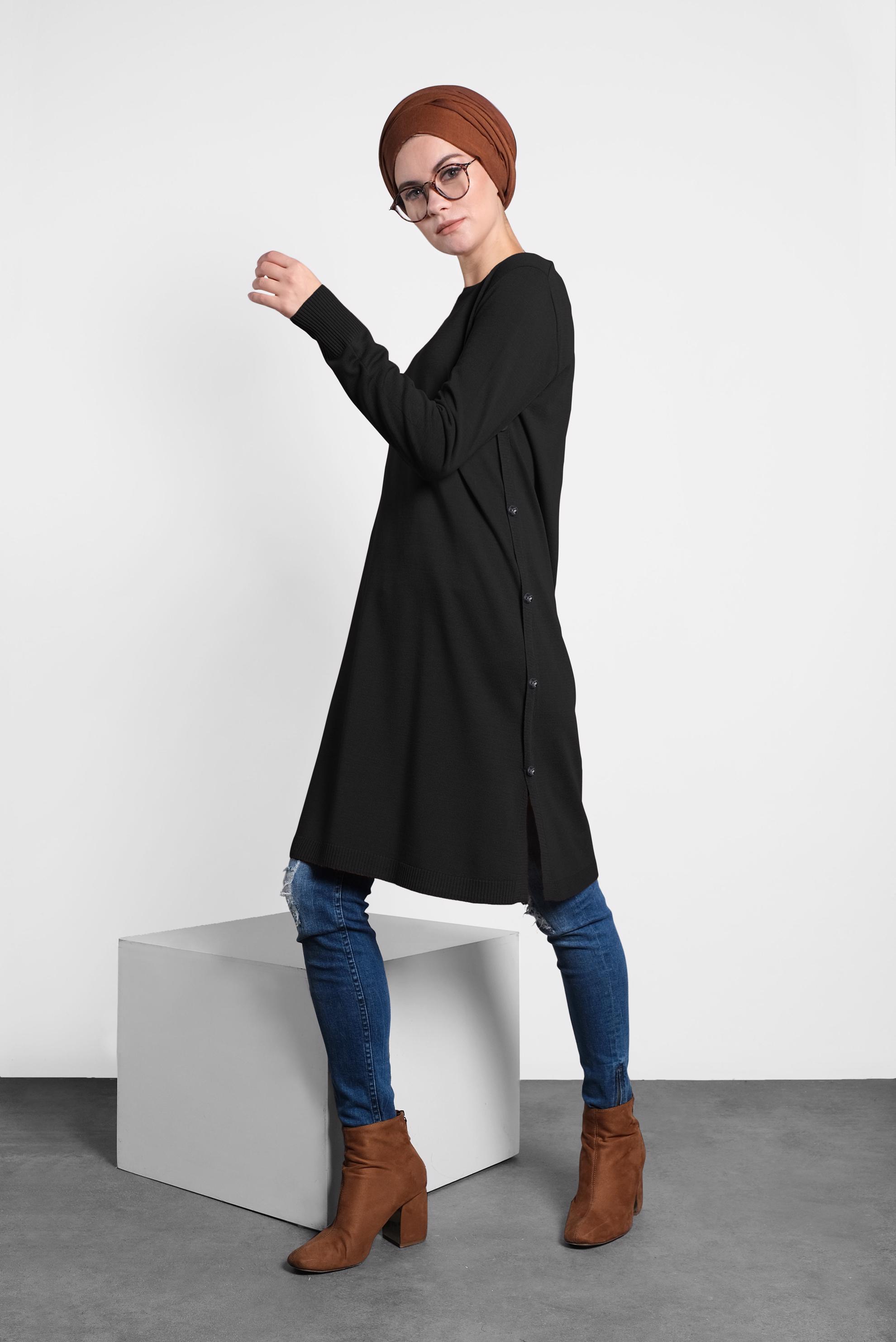 Tesettür giyim SİYAH YANLARI DÜĞMELİ TRİKO TUNİK 40005