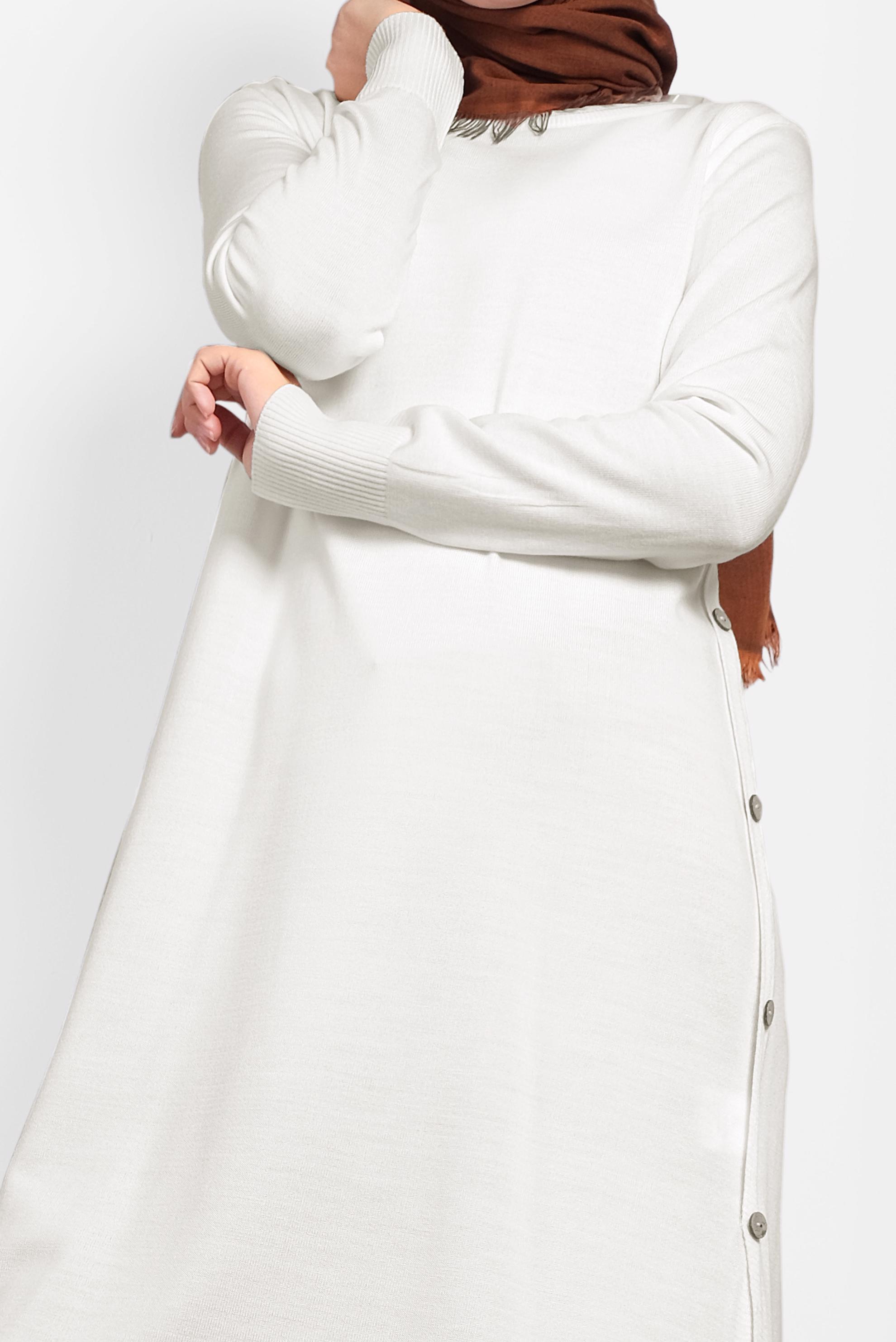 Tesettür giyim BEYAZ YANLARI DÜĞMELİ TRİKO TUNİK 40005