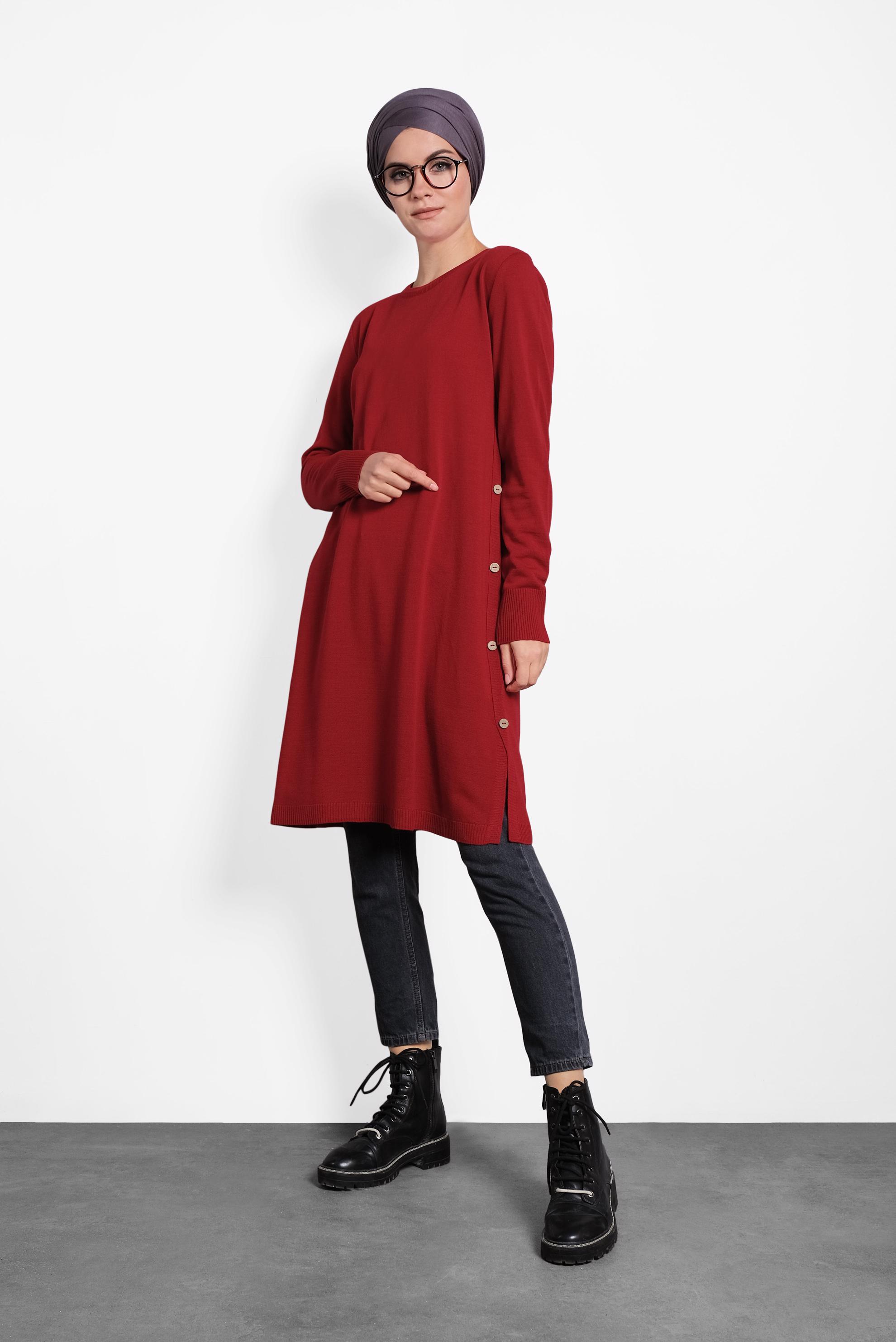 Tesettür giyim KIRMIZI YANLARI DÜĞMELİ TRİKO TUNİK 40005