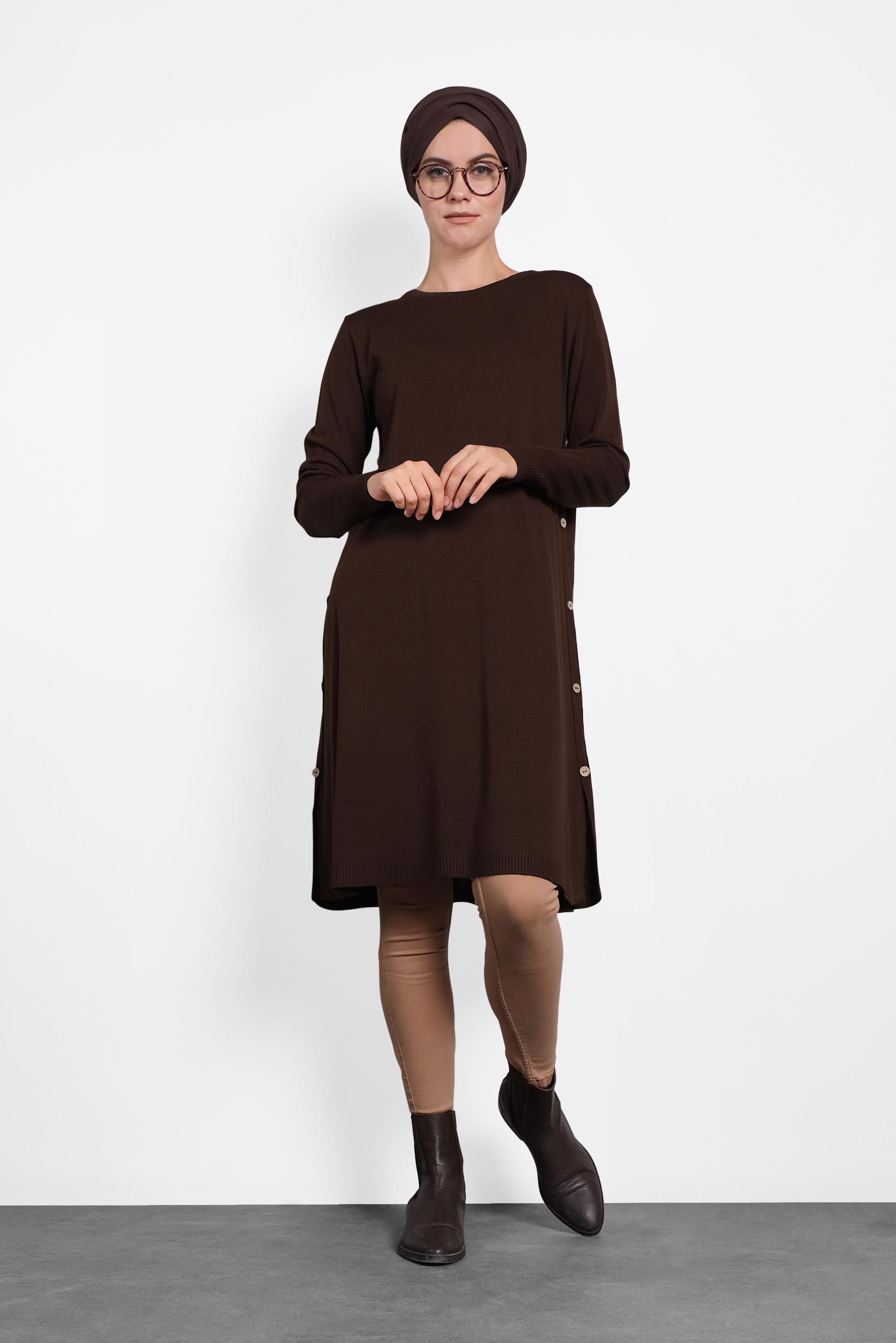 Tesettür giyim KAHVE YANLARI DÜĞMELİ TRİKO TUNİK 40005