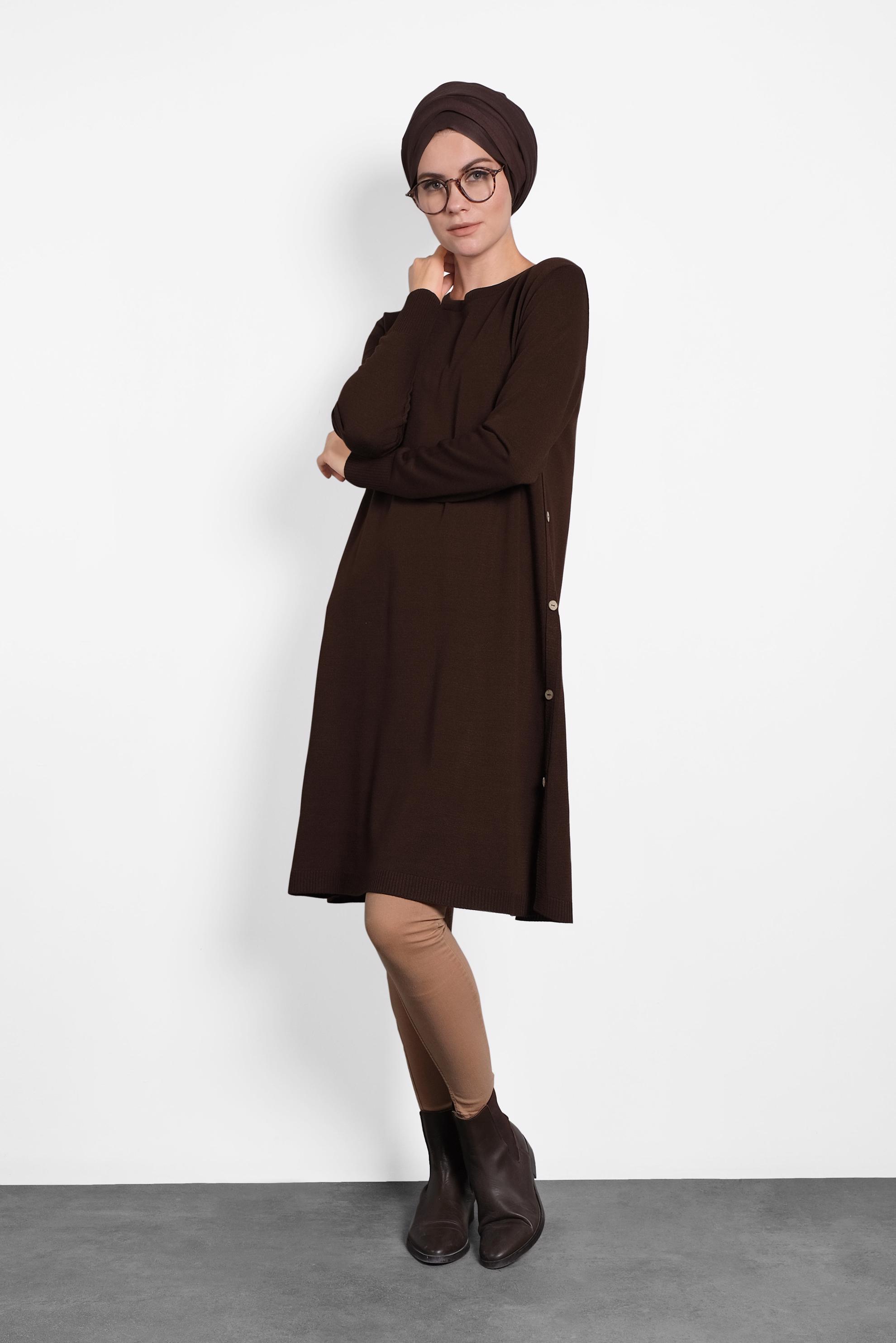 Tesettür giyim KAHVE YANLARI DÜĞMELİ TRİKO TUNİK 40005