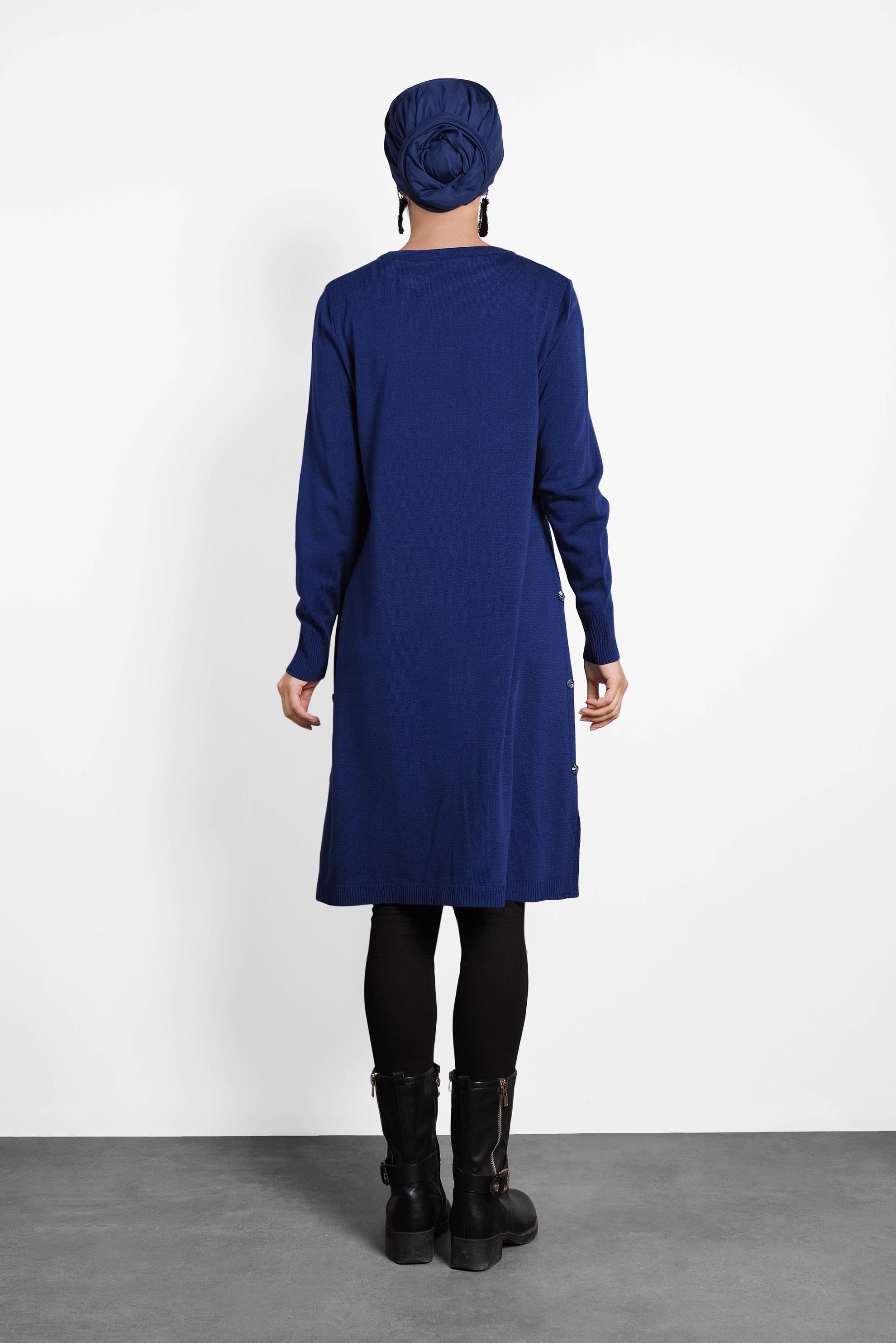 Tesettür giyim LACİVERT YANLARI DÜĞMELİ TRİKO TUNİK 40005