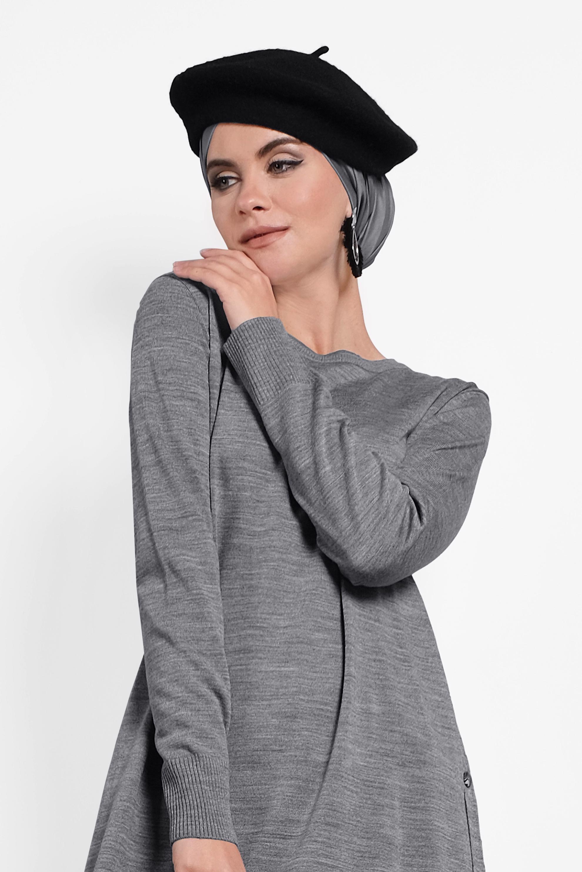 Tesettür giyim GRİ YANLARI DÜĞMELİ TRİKO TUNİK 40005