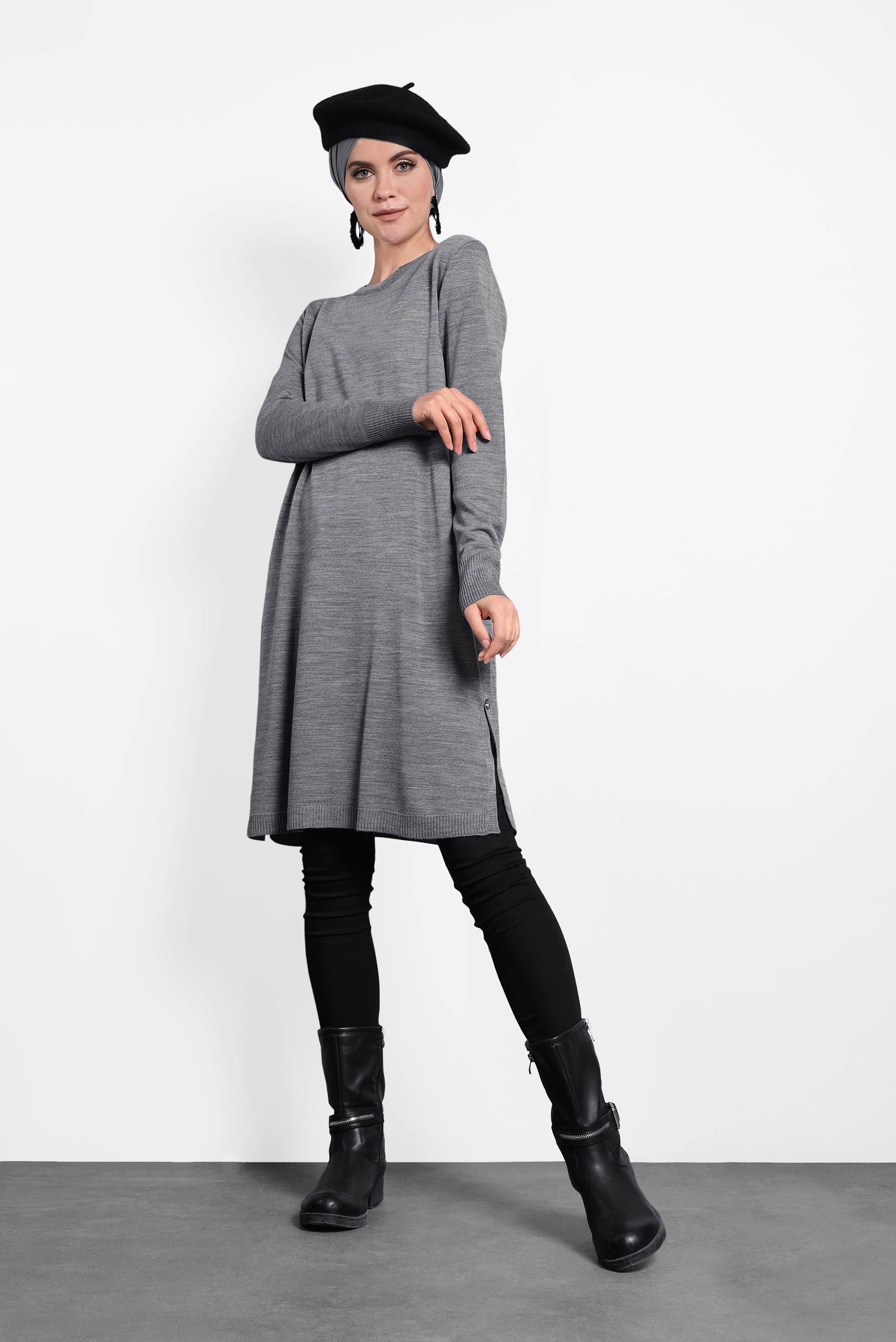 Tesettür giyim GRİ YANLARI DÜĞMELİ TRİKO TUNİK 40005