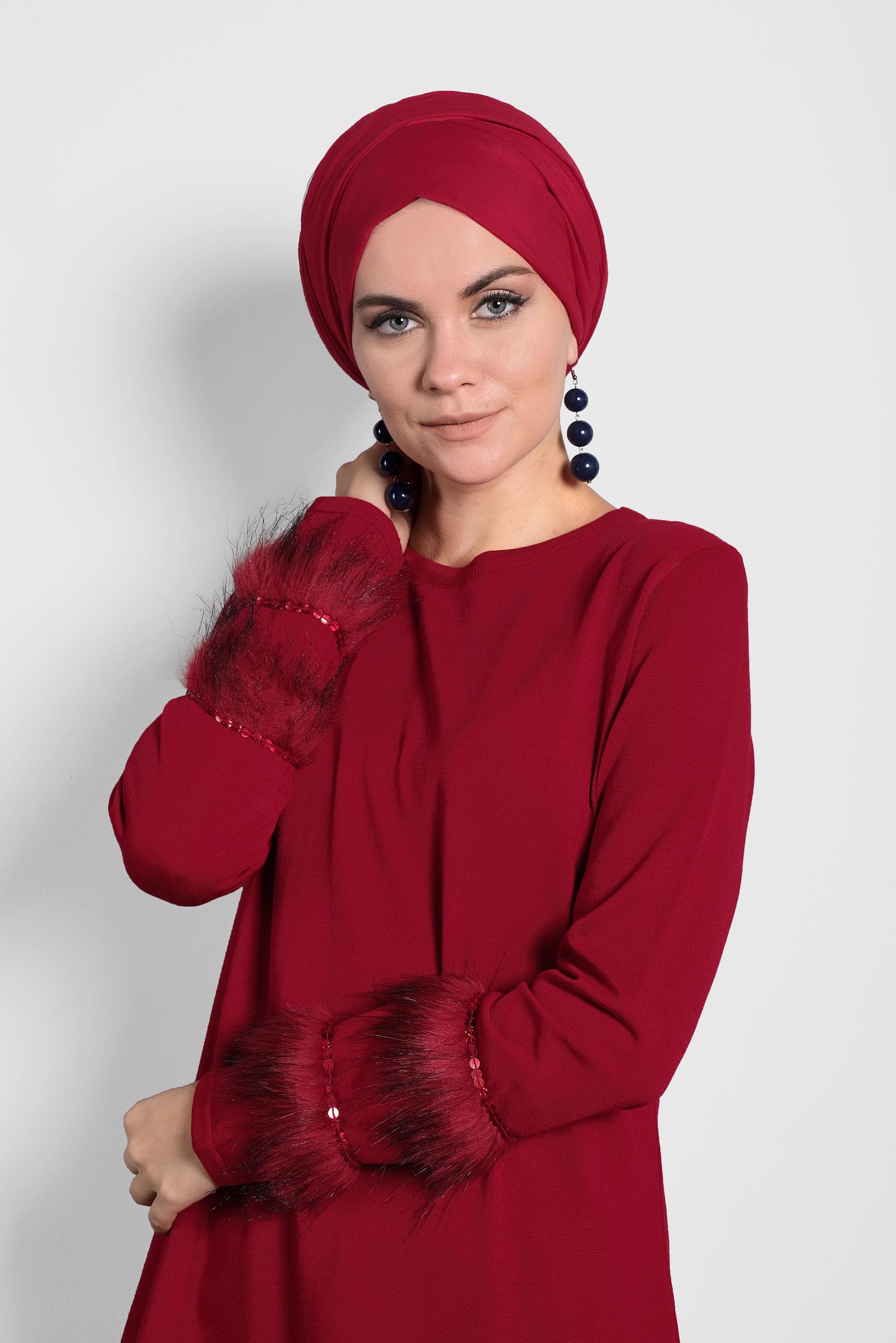 Tesettür giyim KIRMIZI KÜRK DETAYLI PUL PAYET TRİKO TUNİK 40006