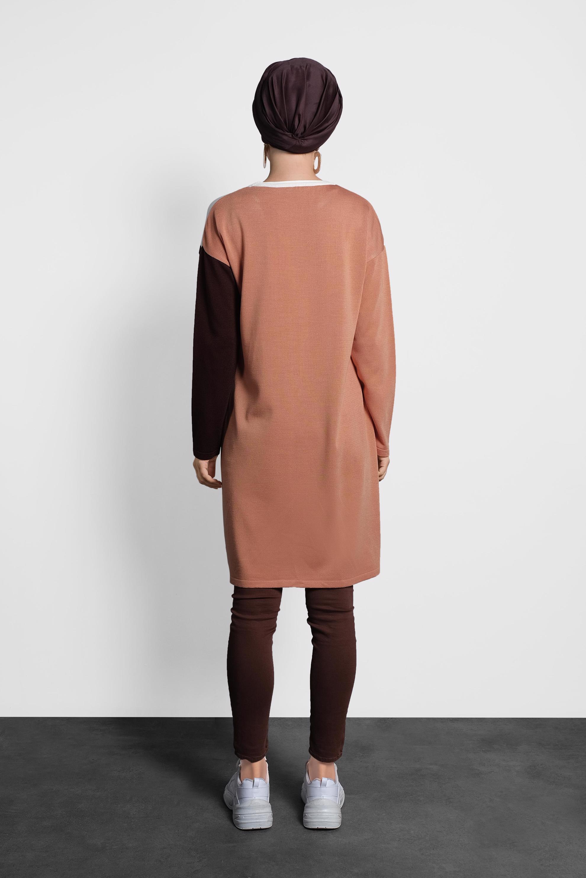 Tesettür giyim PEMBE ÜÇ RENKLİ TRİKO TUNİK 40010