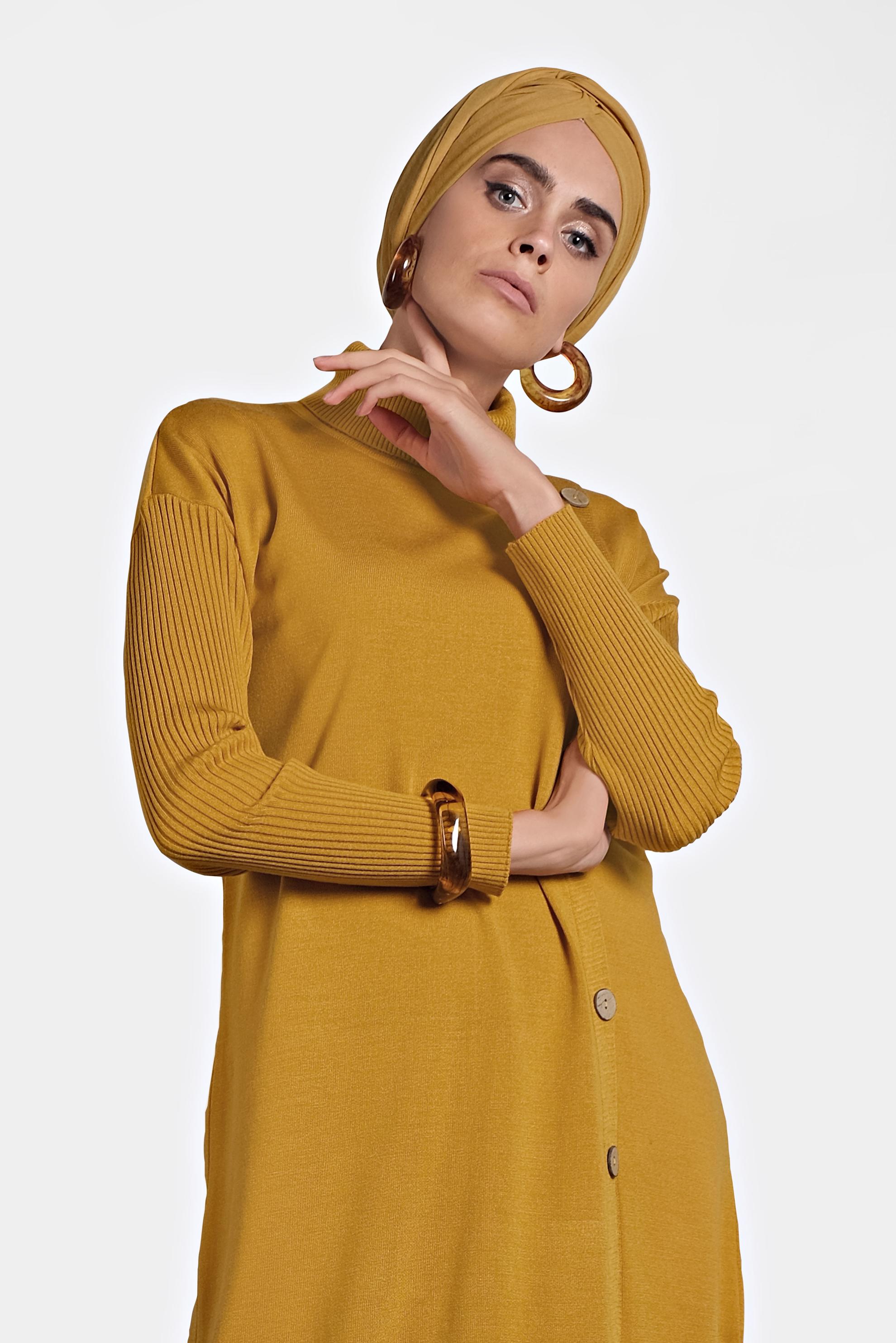 Tesettür giyim SARI BALIKÇI YAKA DÜĞMELİ TRİKO TUNİK 40016 