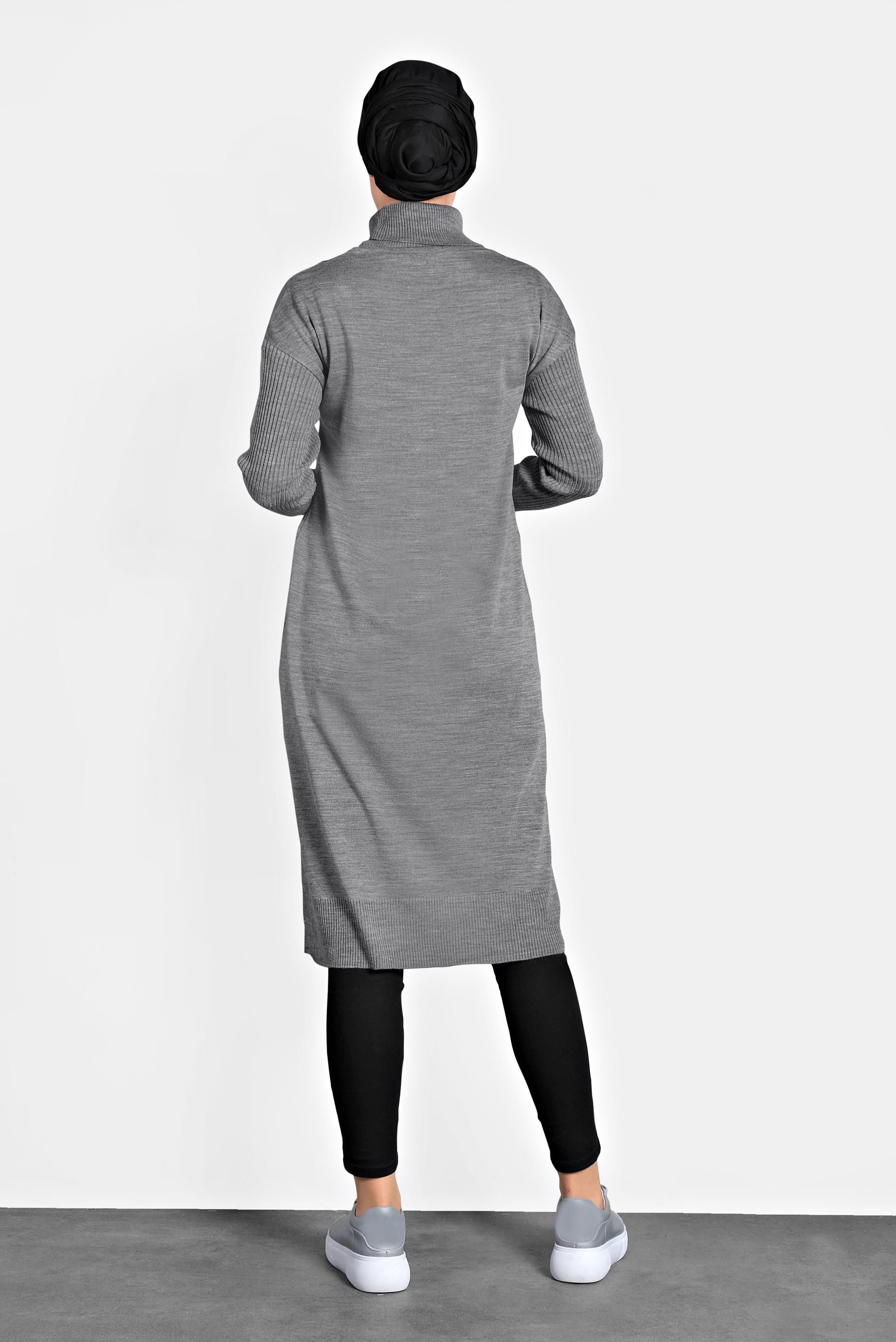 Tesettür giyim GRİ BALIKÇI YAKA DÜĞMELİ TRİKO TUNİK 40016 