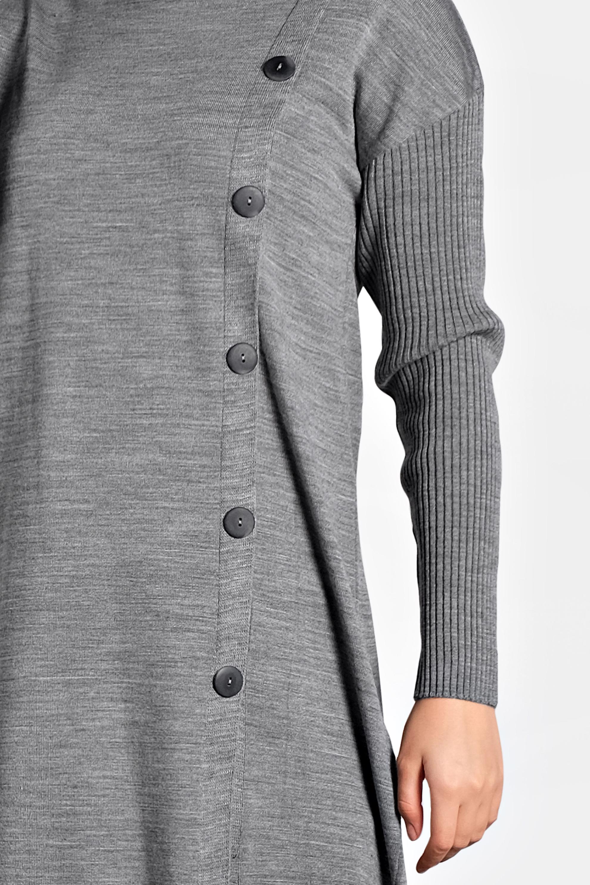 Tesettür giyim GRİ BALIKÇI YAKA DÜĞMELİ TRİKO TUNİK 40016 