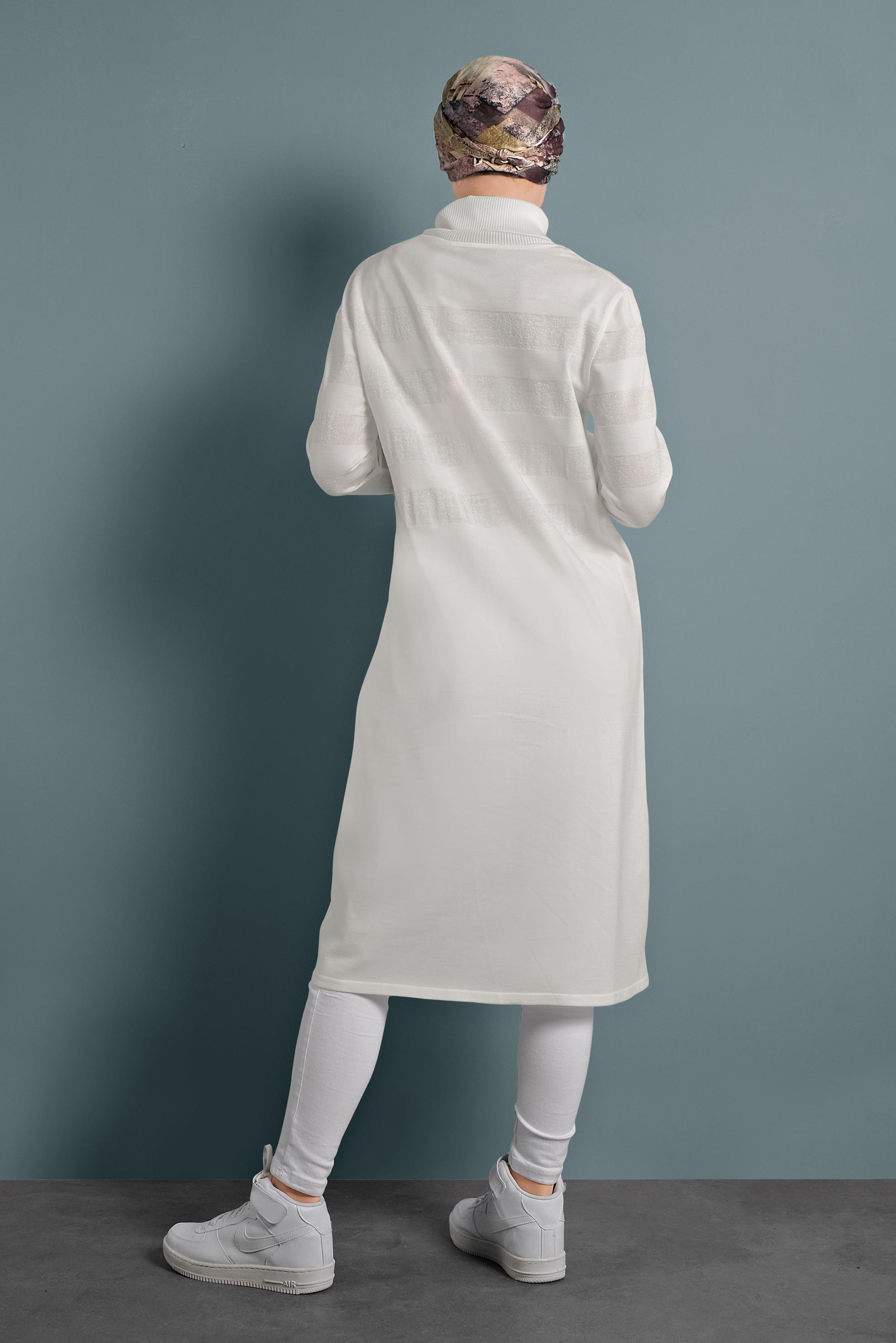 Tesettür giyim BEYAZ SİM DETAYLI TRİKO TUNİK 40020