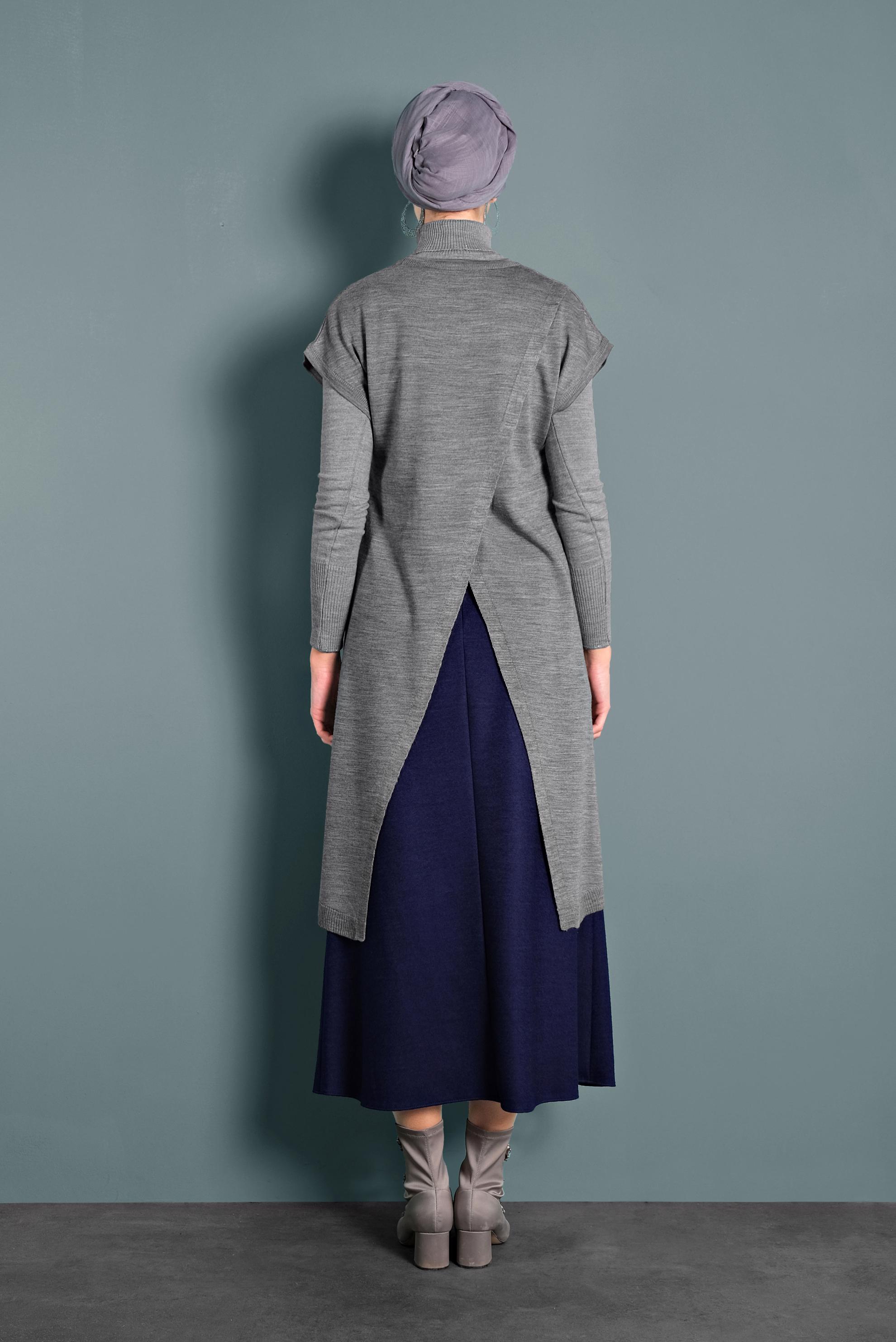 Tesettür giyim GRİ CEPLERİ TÜYLÜ TRİKO TUNİK 40021 