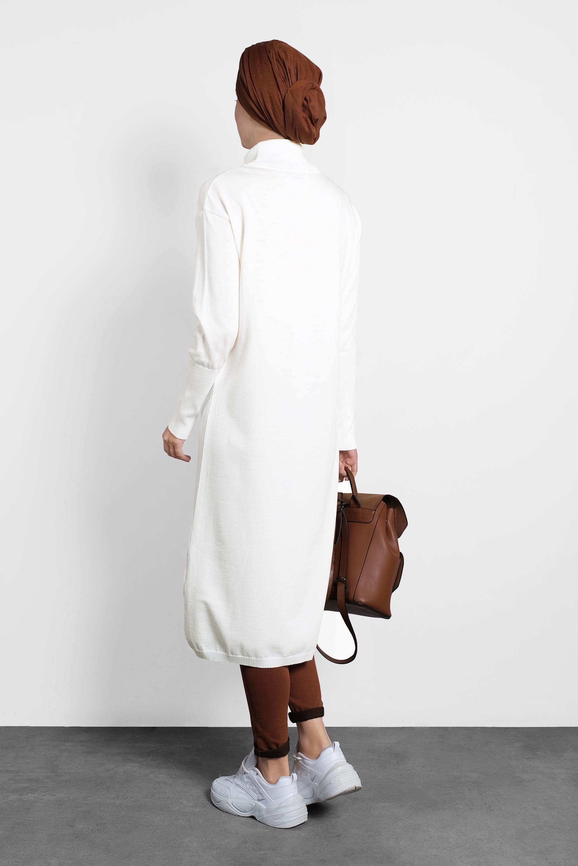 Tesettür giyim BEYAZ BALIKÇI YAKA UZUN TRİKO TUNİK 40022