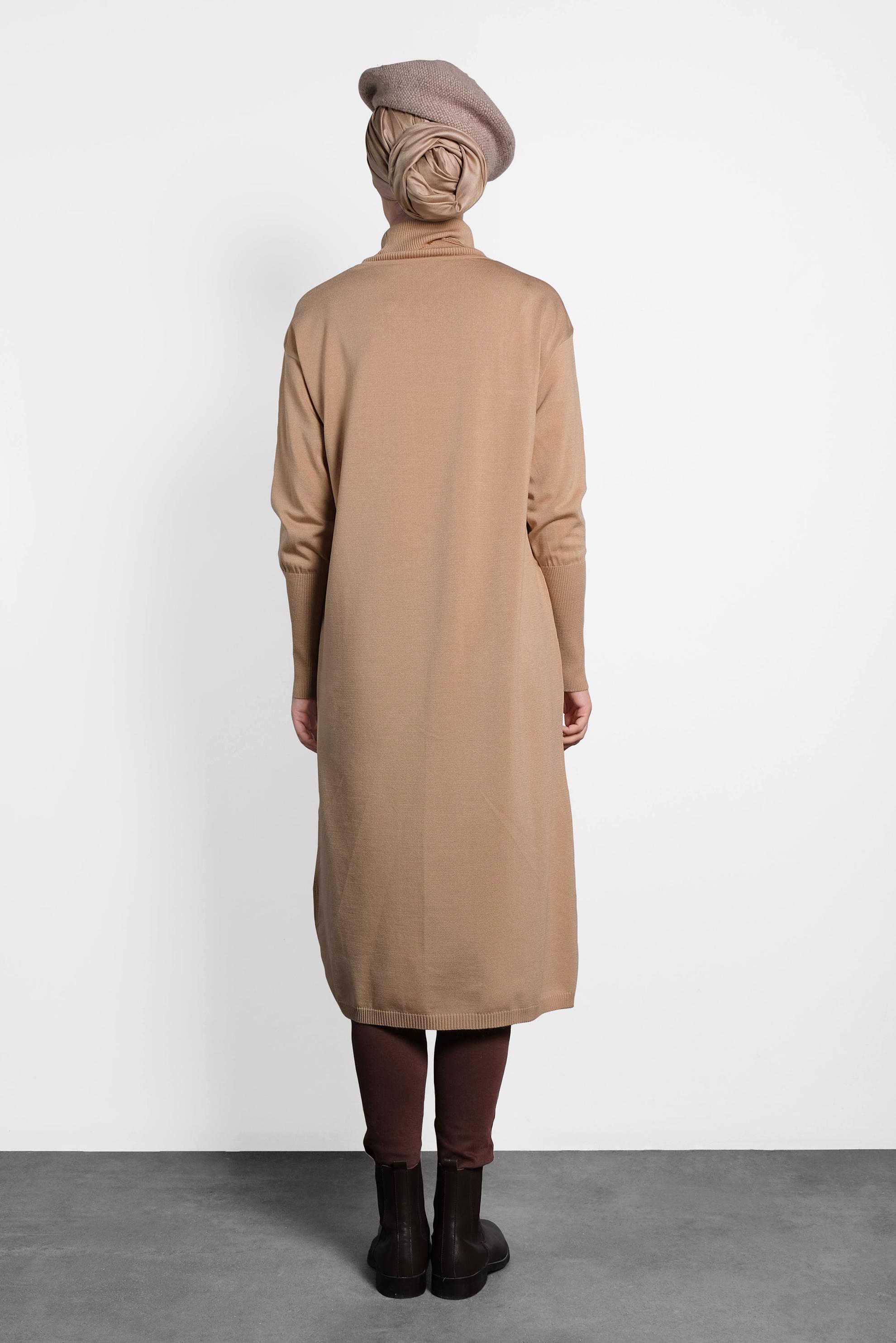 Tesettür giyim KAHVE BALIKÇI YAKA UZUN TRİKO TUNİK 40022