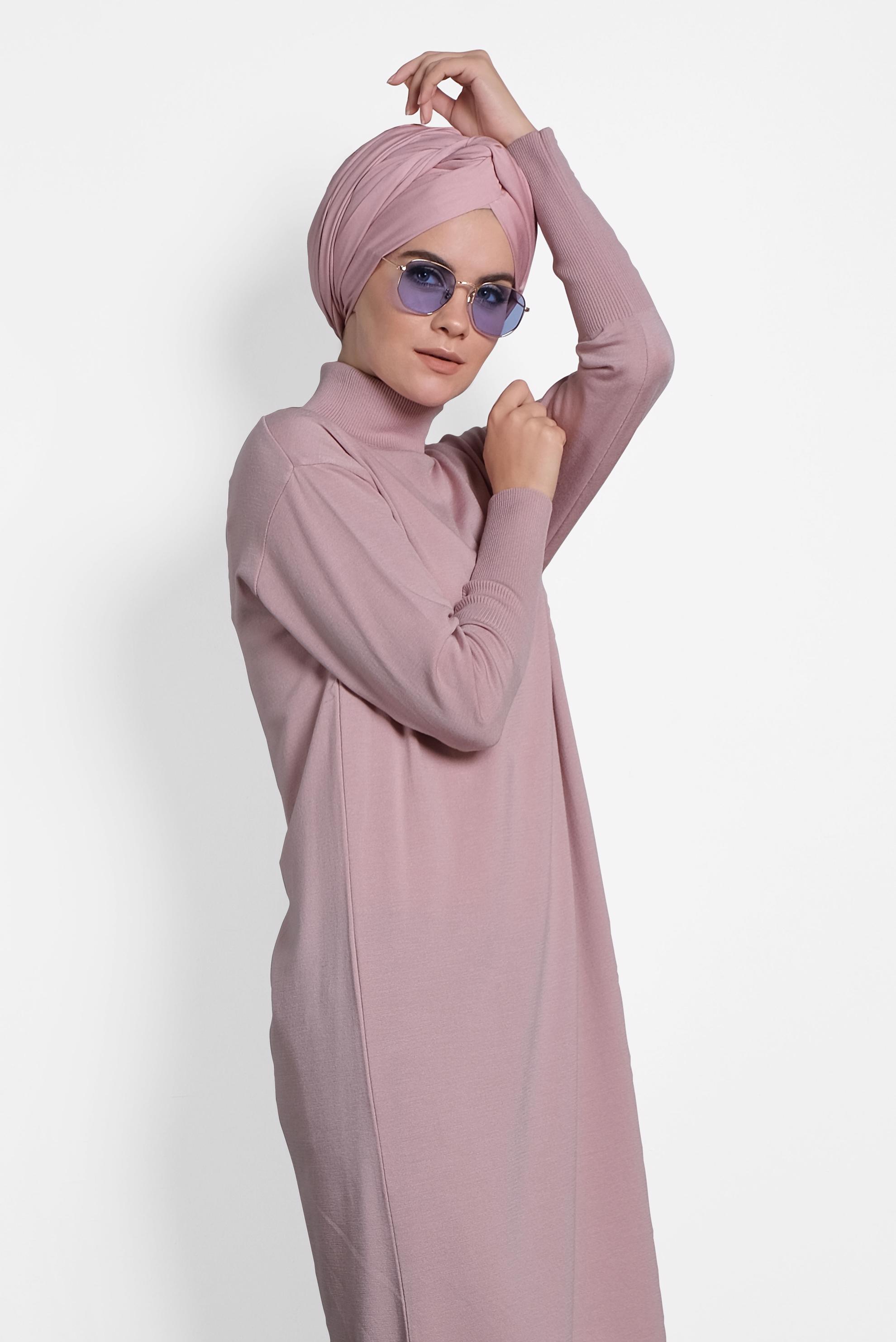 Tesettür giyim PUDRA BALIKÇI YAKA UZUN TRİKO TUNİK 40022