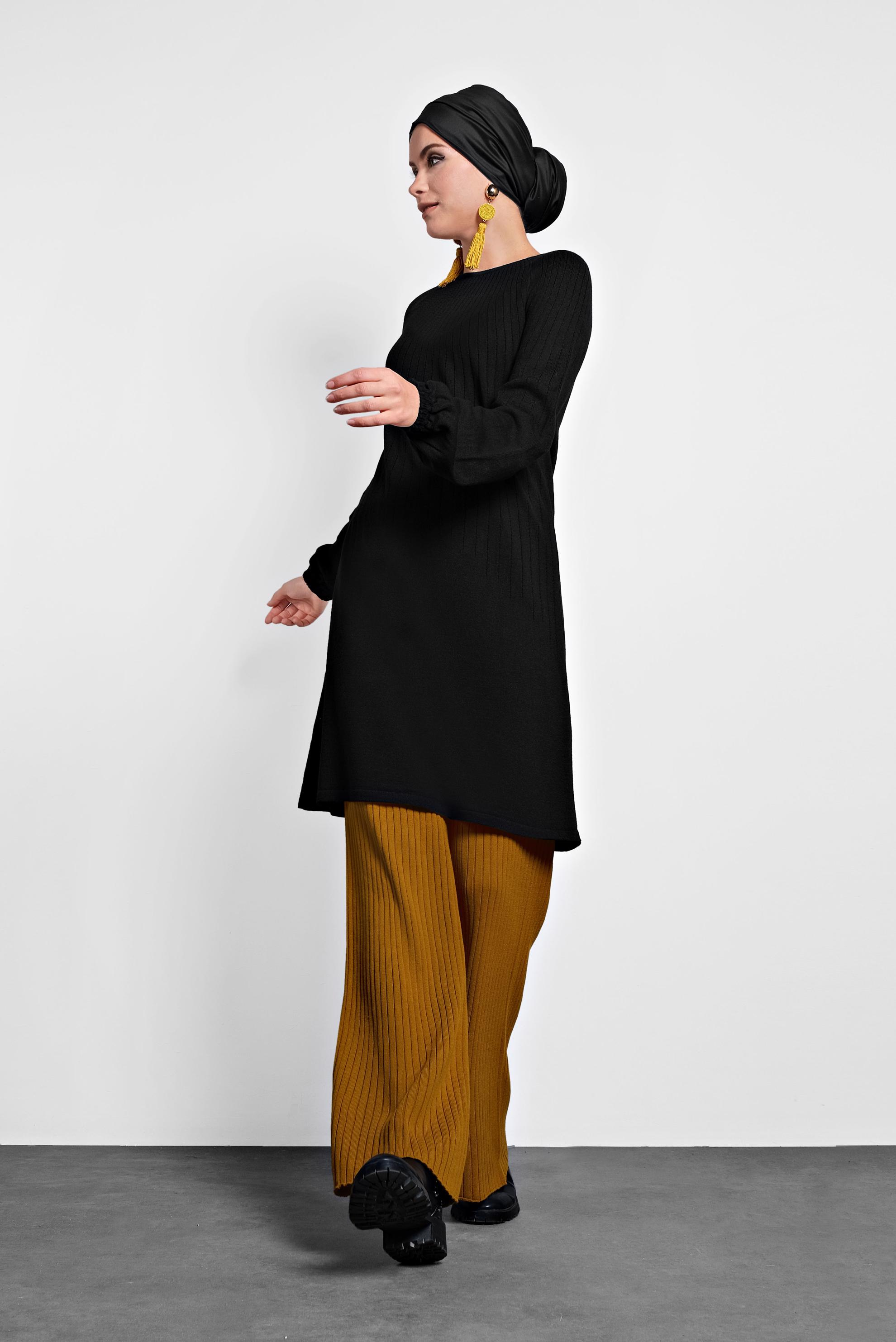 Tesettür giyim SİYAH MANŞETLERİ LASTİKLİ TRİKO TUNİK 40031 