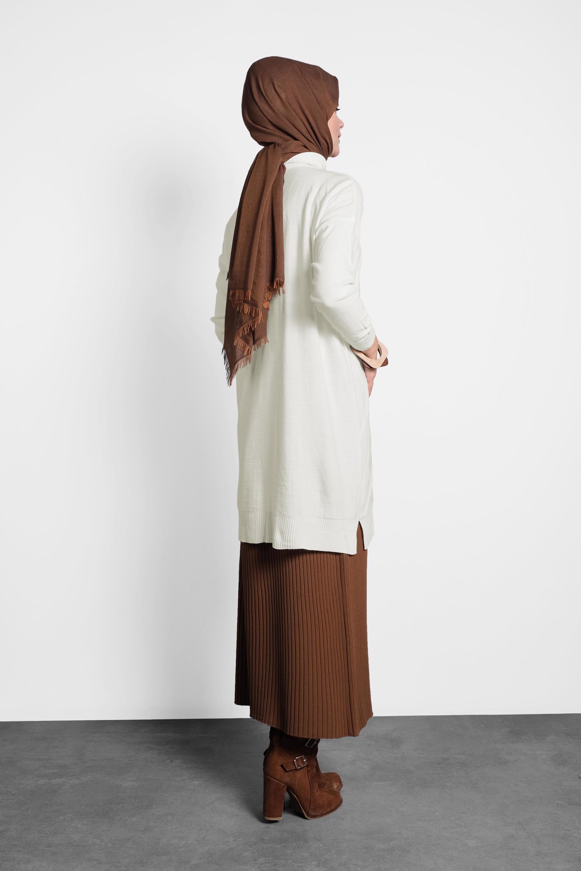 Tesettür giyim BEYAZ BALIKÇI YAKA İNCE TRİKO TUNİK 40072