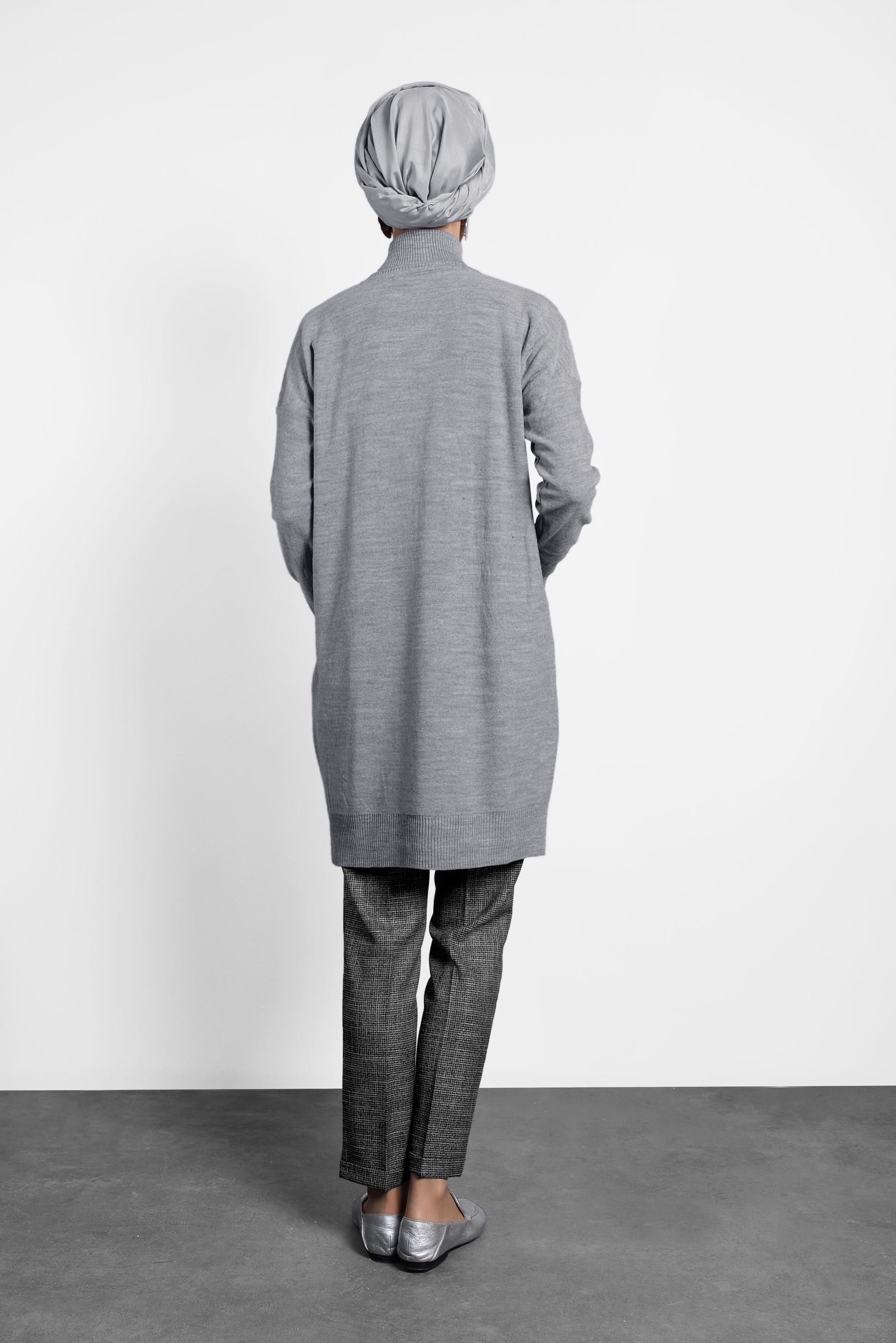 Tesettür giyim GRİ BALIKÇI YAKA İNCE TRİKO TUNİK 40072