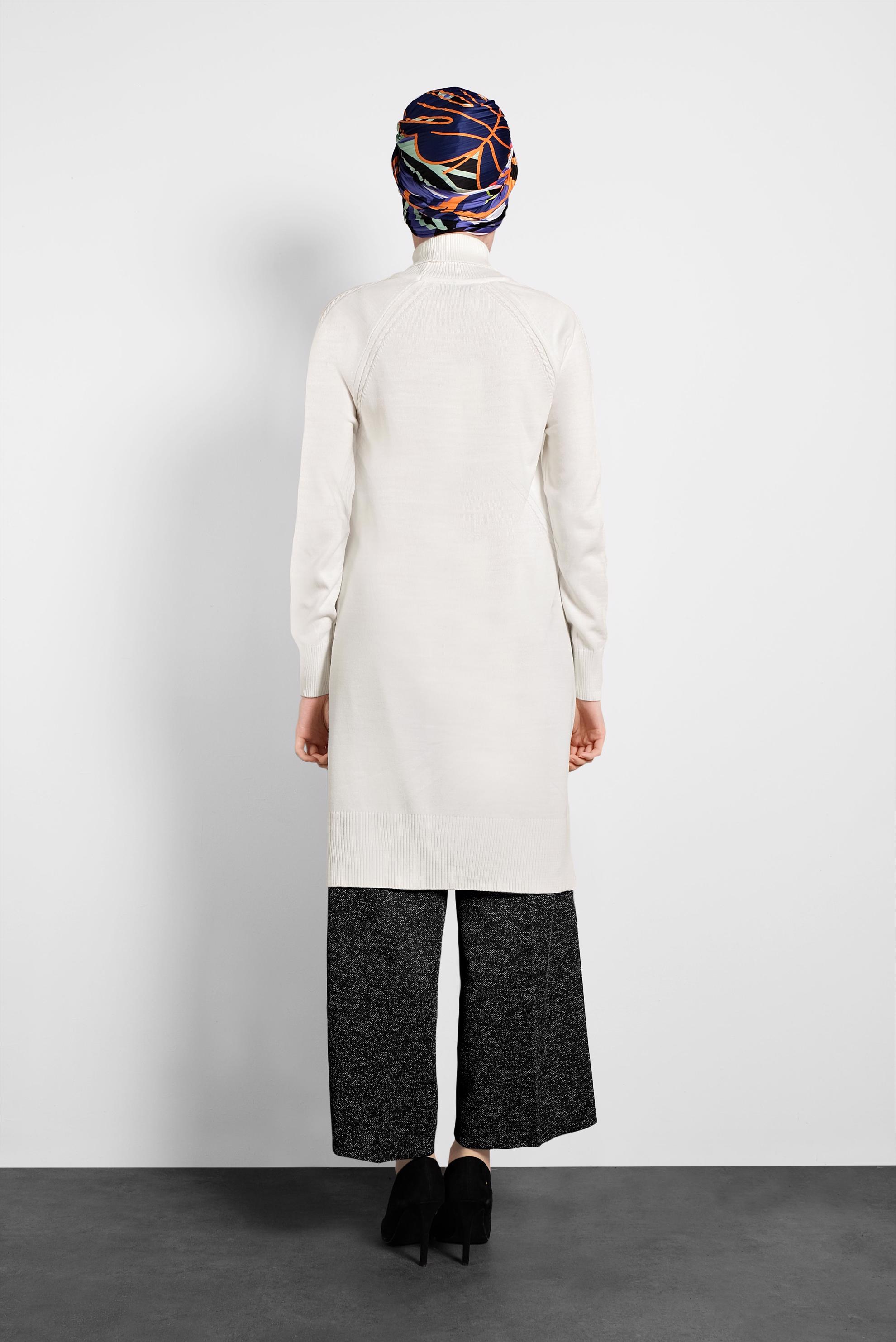 Tesettür giyim BEYAZ BOĞAZLI TRİKO TUNİK 40076 