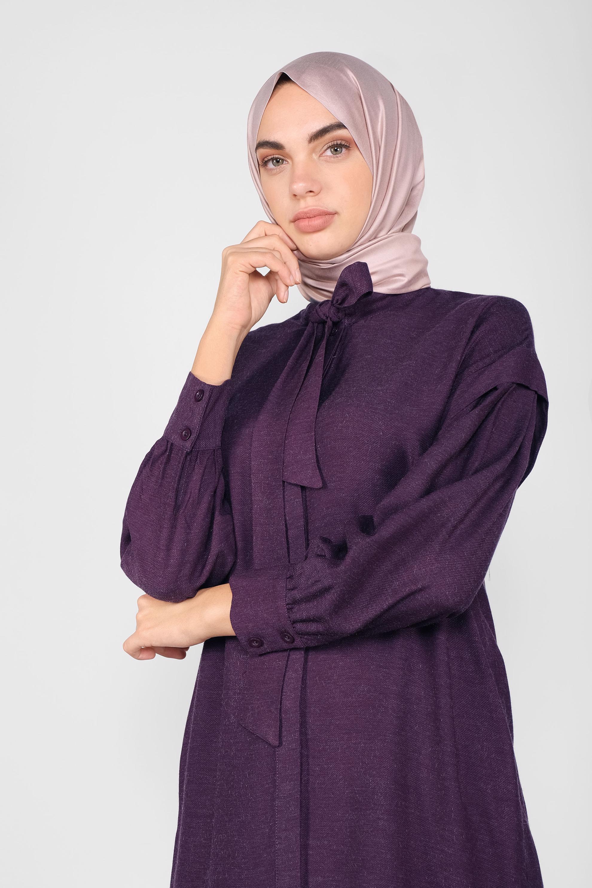 Tesettür giyim MOR YAKASI BAĞLI TUNİK 40114