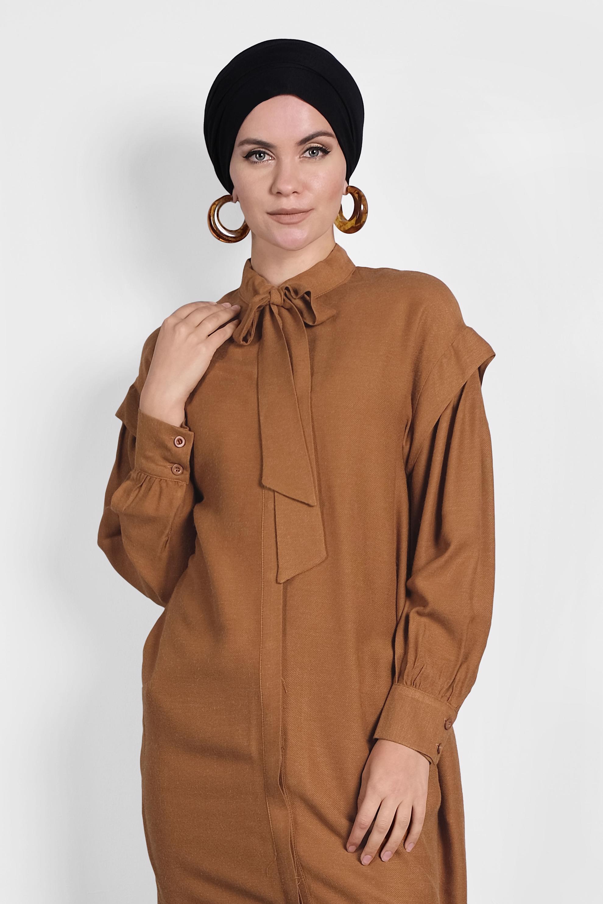 Tesettür giyim TABA YAKASI BAĞLI TUNİK 40114