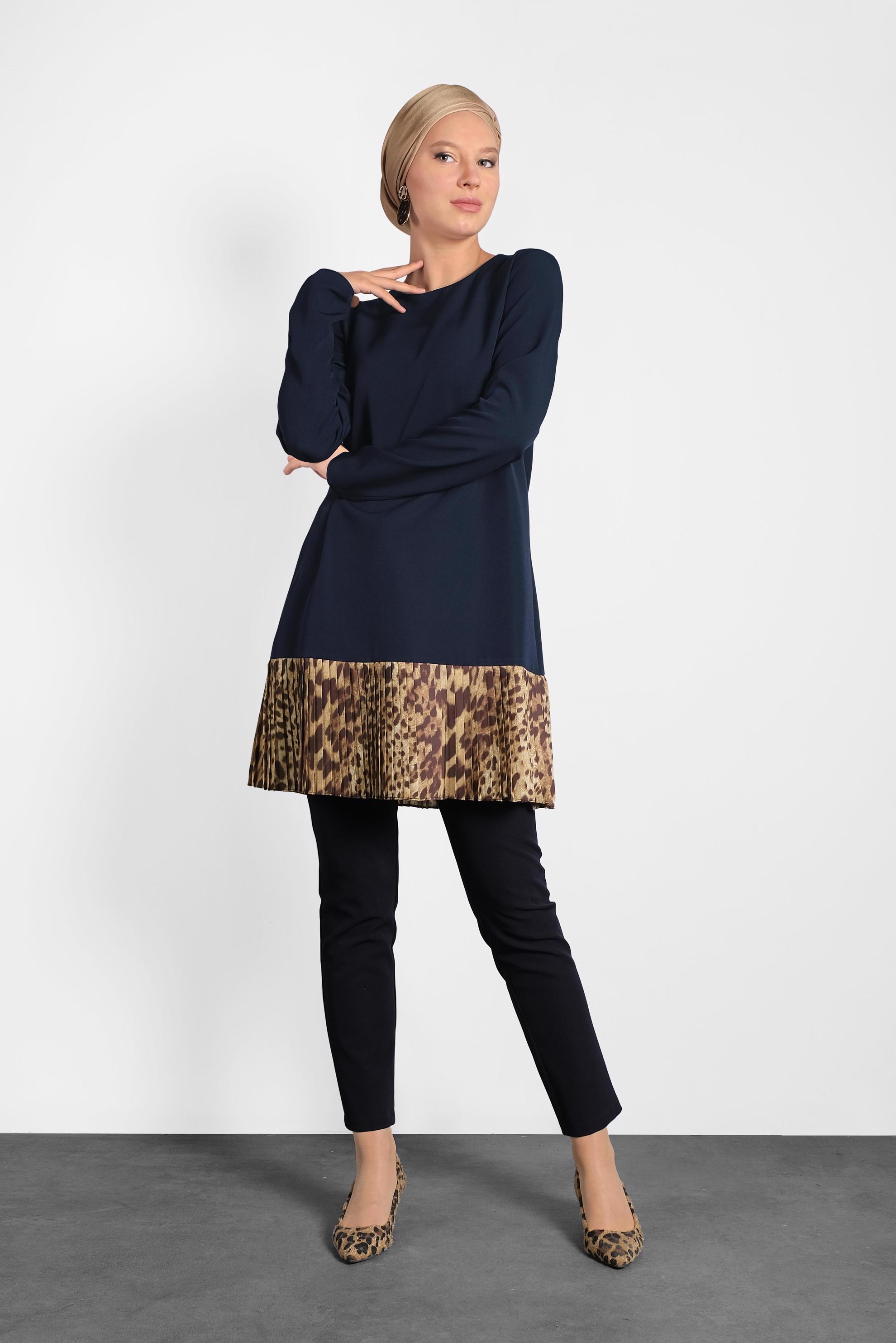 Tesettür giyim LACİVERT ETEK UCU LEOPAR DESENLİ TUNİK 40137