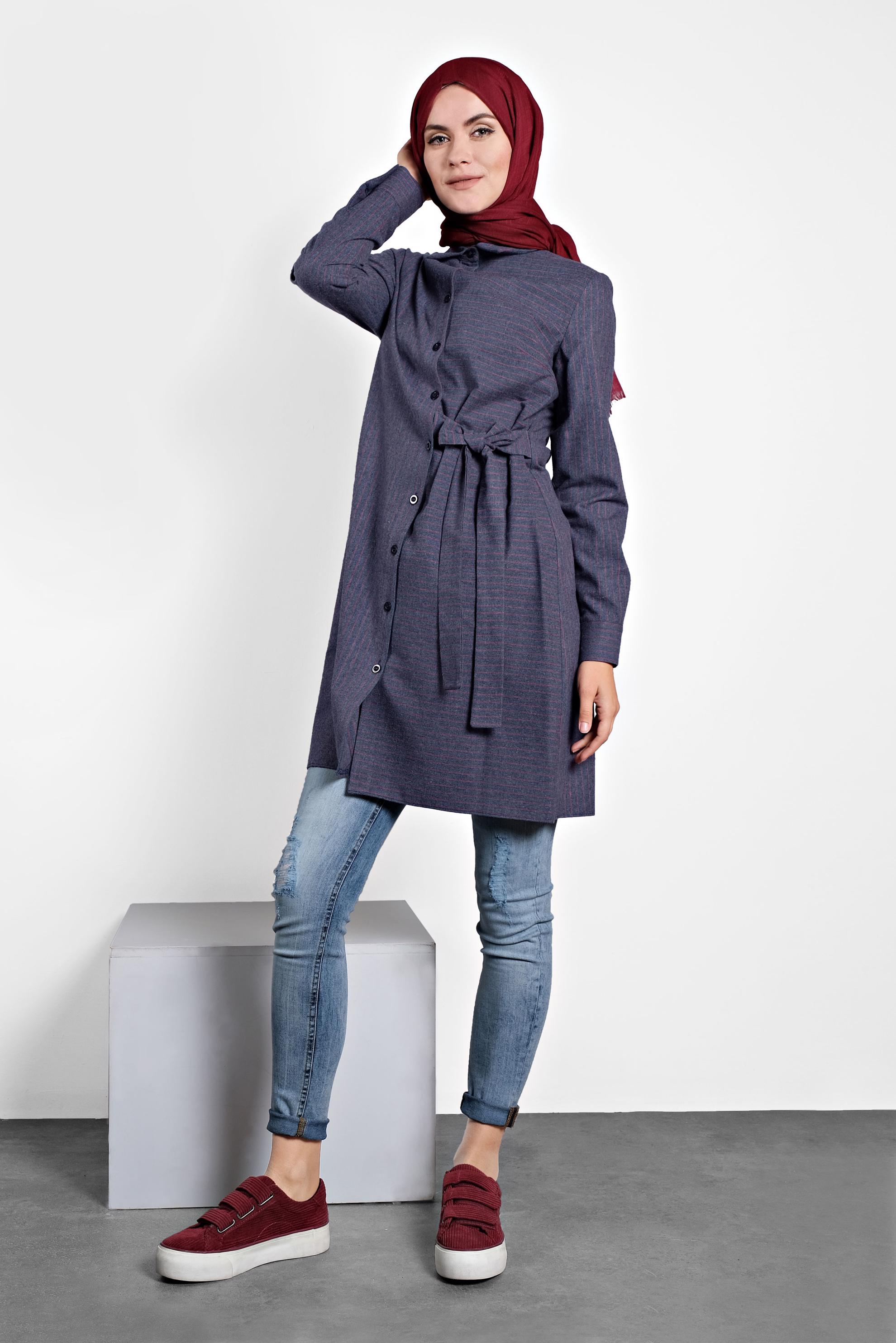 Tesettür giyim LACİVERT DÜĞMELİ TUNİK 40142