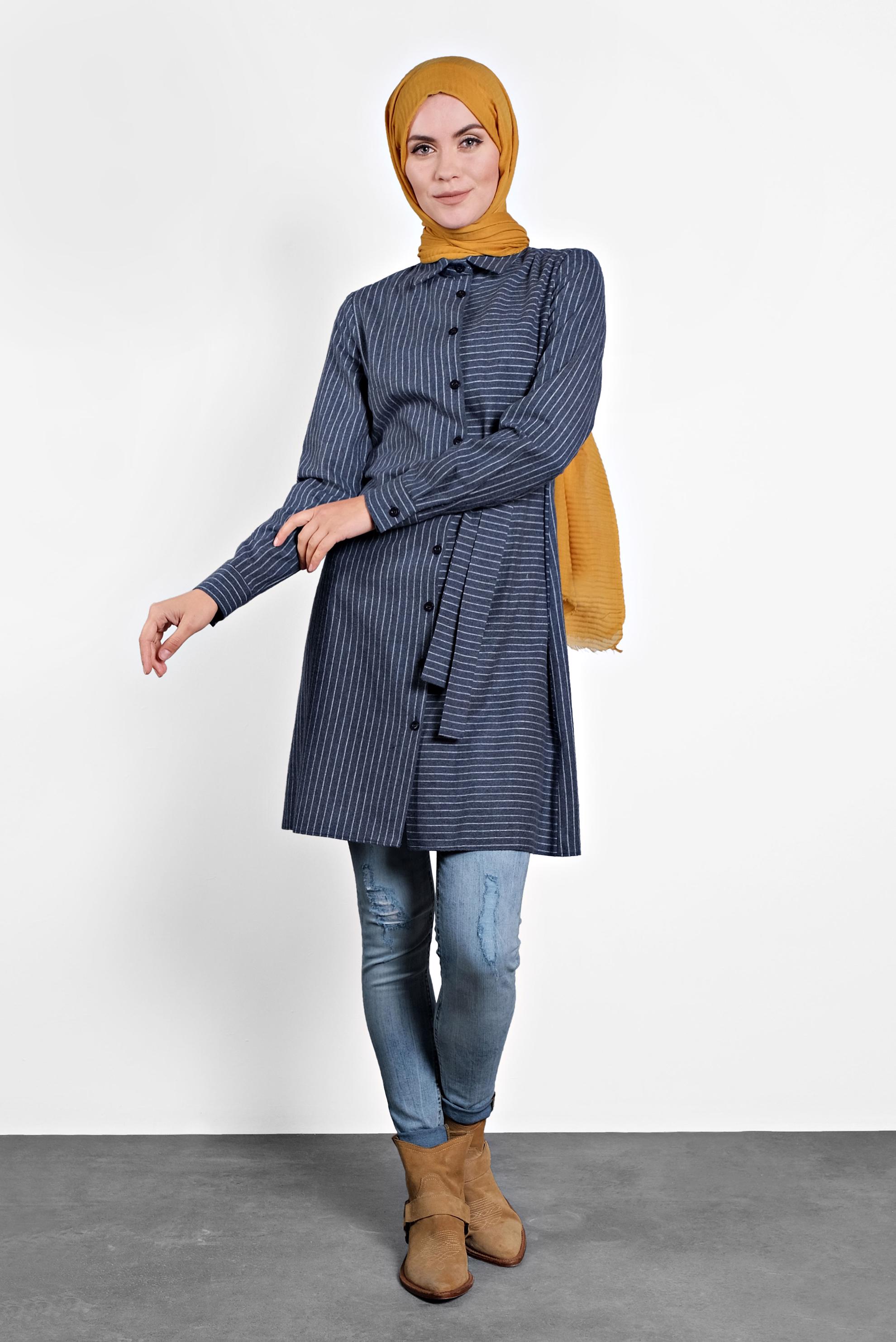 Tesettür giyim LACİVERT DÜĞMELİ TUNİK 40142