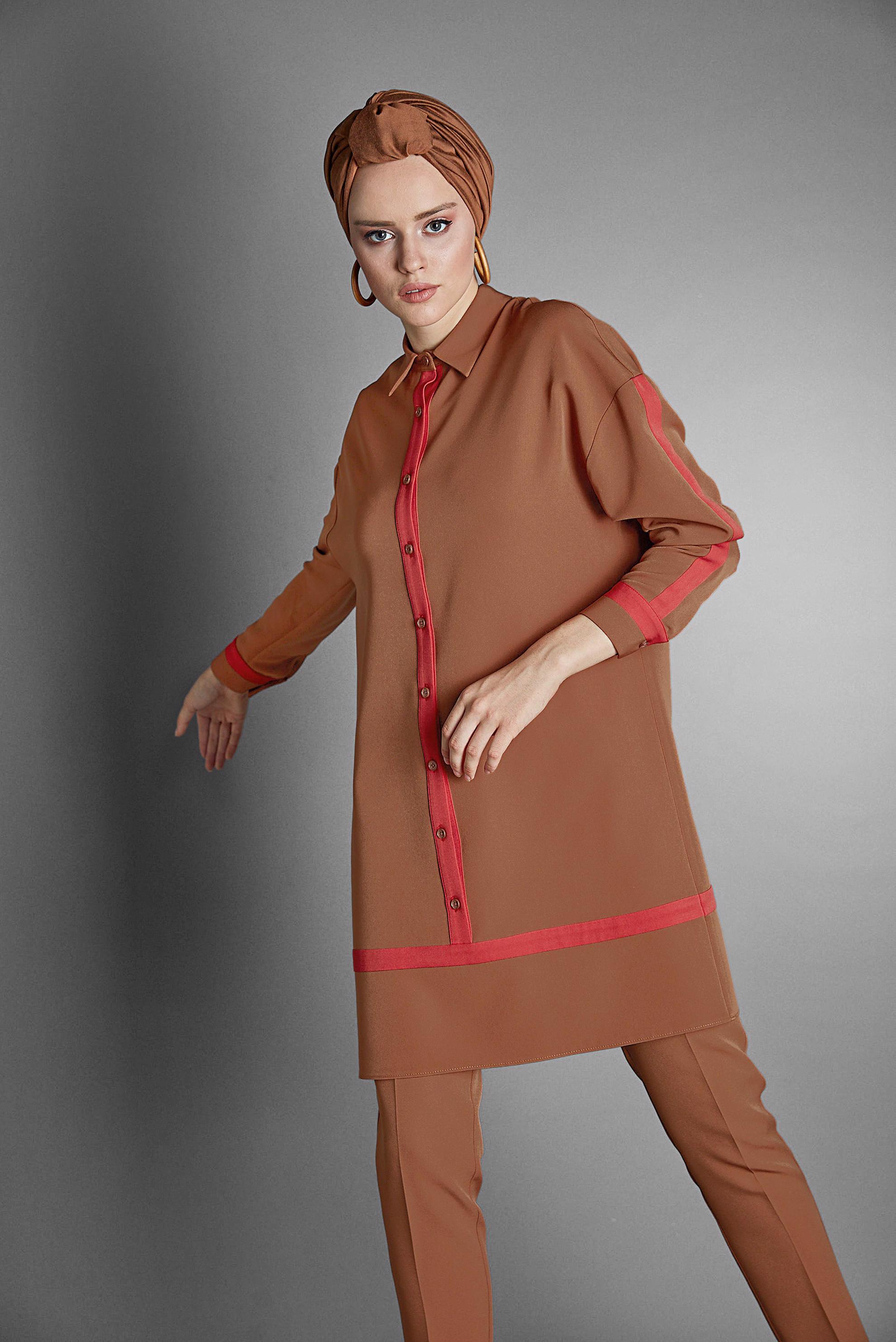 Tesettür giyim TABA ŞERİT DETAYLI DÜĞMELİ TUNİK 40150