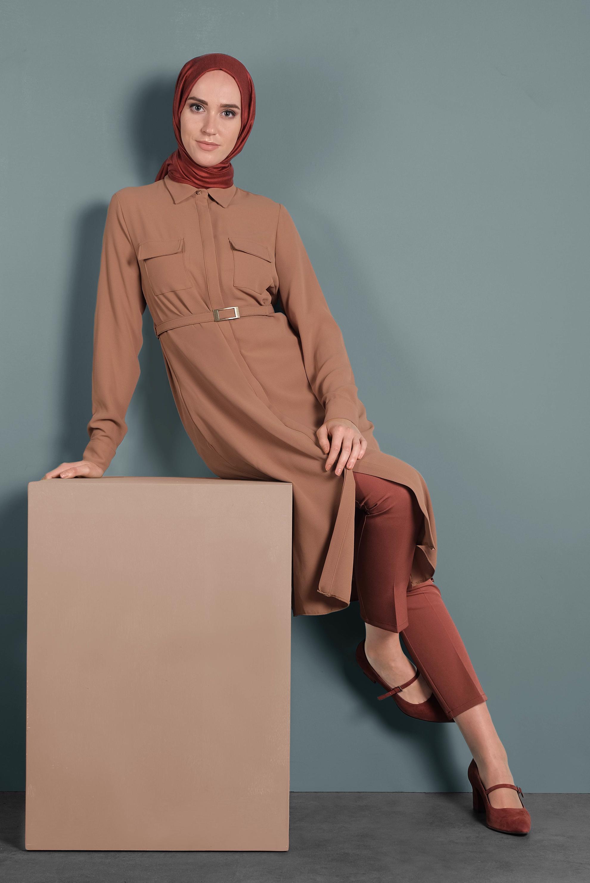 Tesettür giyim KAHVE GİZLİ DÜĞMELİ YIRTMAÇLI TUNİK 40167