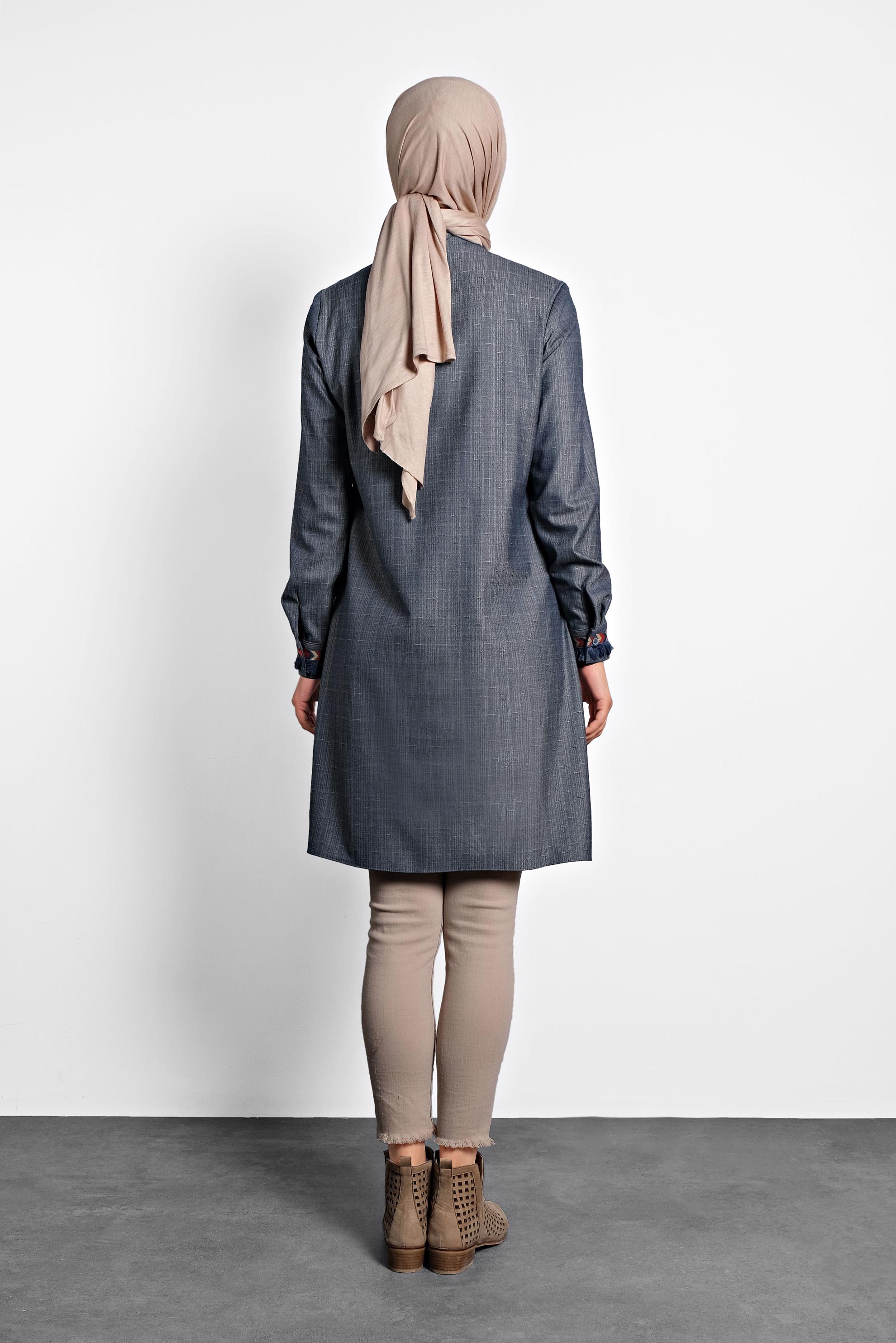 Tesettür giyim LACİVERT KOLLARI NAKIŞLI FİYONKLU TUNİK 40171 