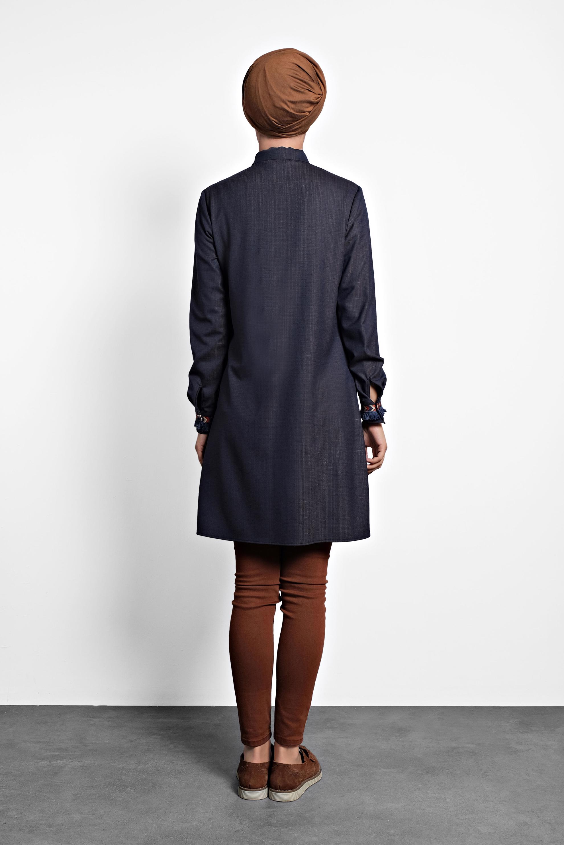 Tesettür giyim MAVİ KOLLARI NAKIŞLI FİYONKLU TUNİK 40171 