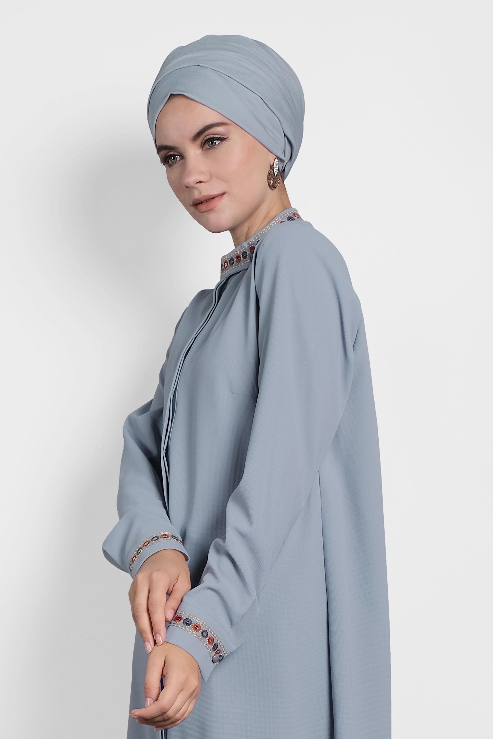 Tesettür giyim MAVİ GİZLİ DÜĞMELİ PUL İŞLEMELİ TUNİK 40180