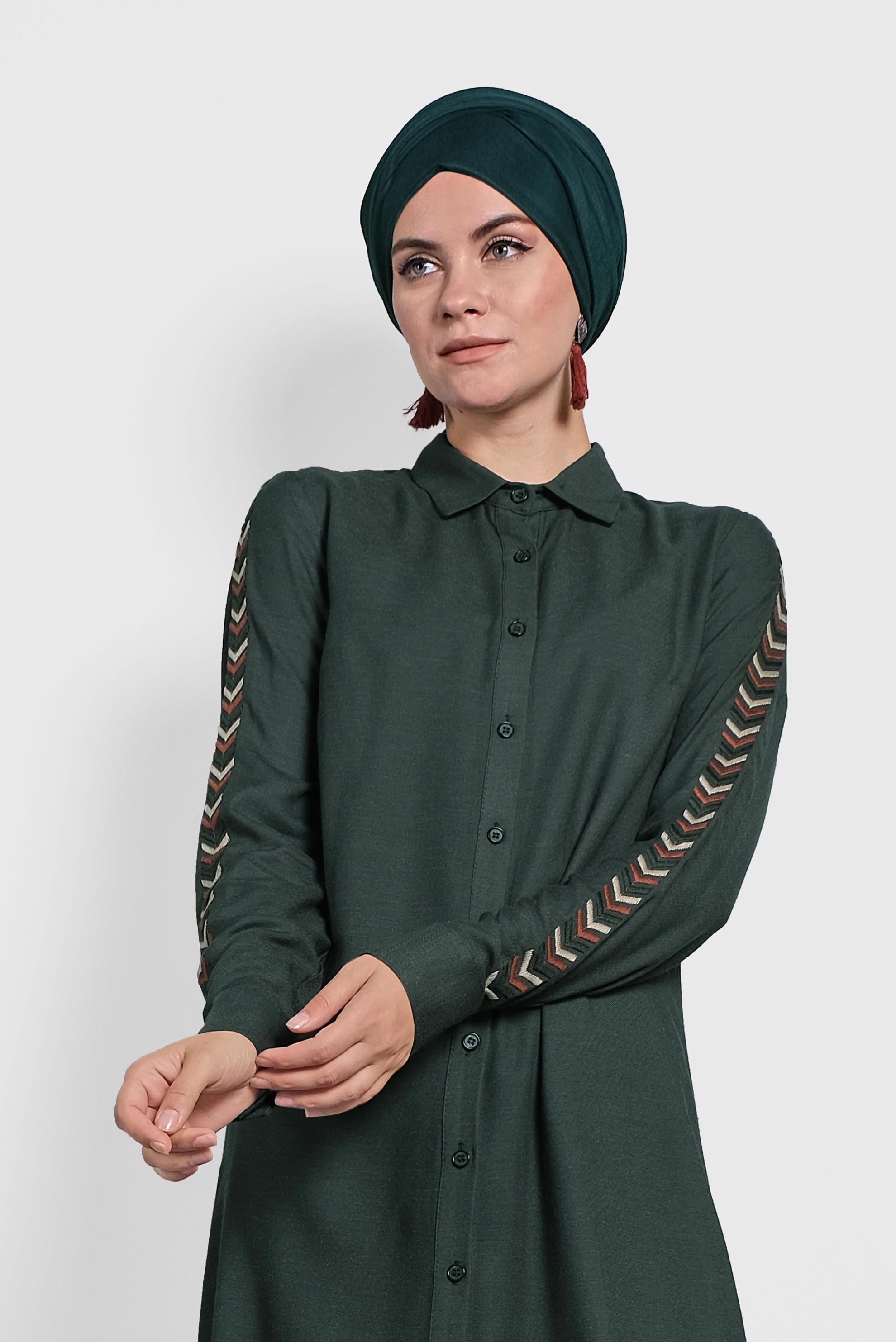 Tesettür giyim YEŞİL KOLLARI NAKIŞLI TUNİK 40181