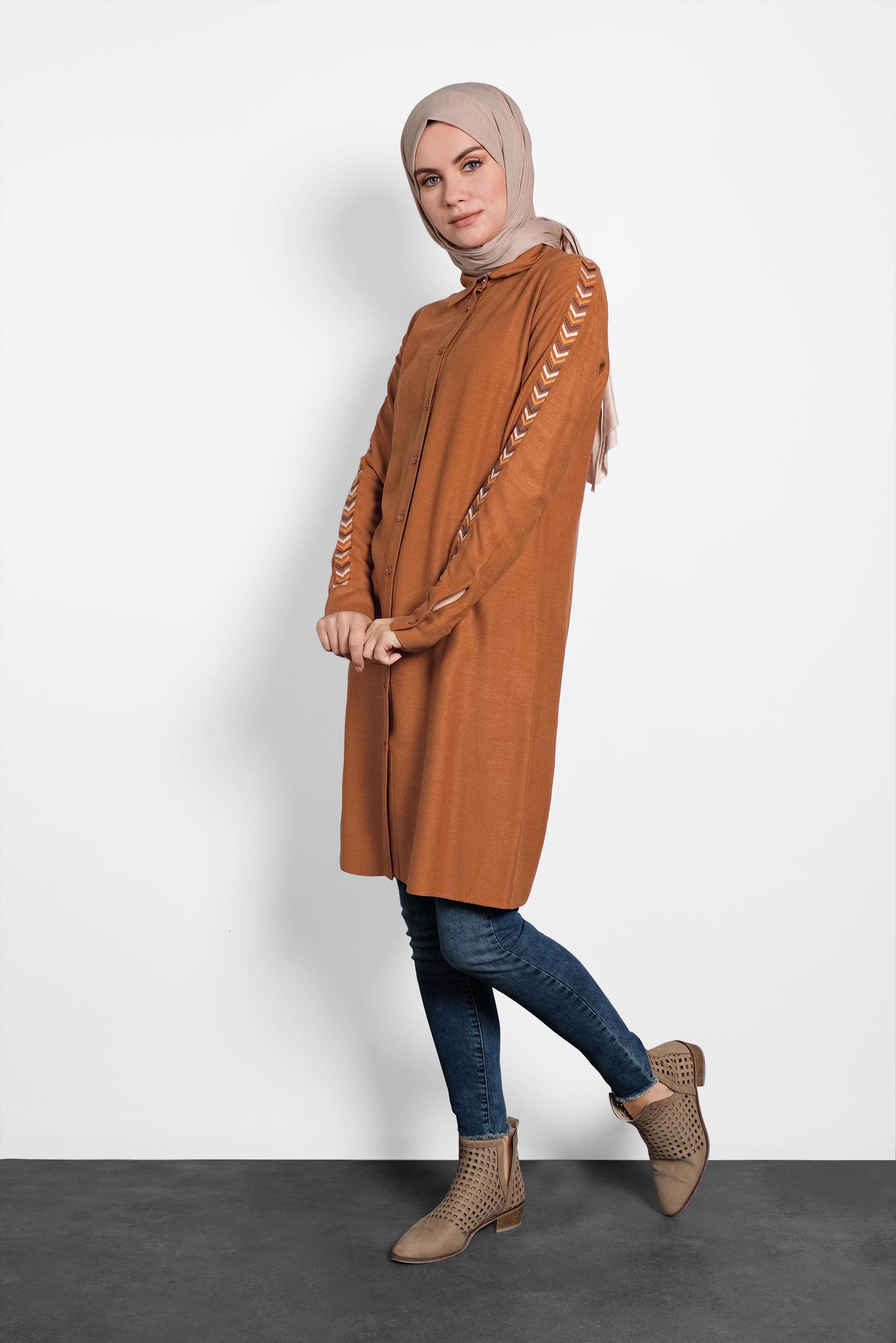 Tesettür giyim TABA KOLLARI NAKIŞLI TUNİK 40181