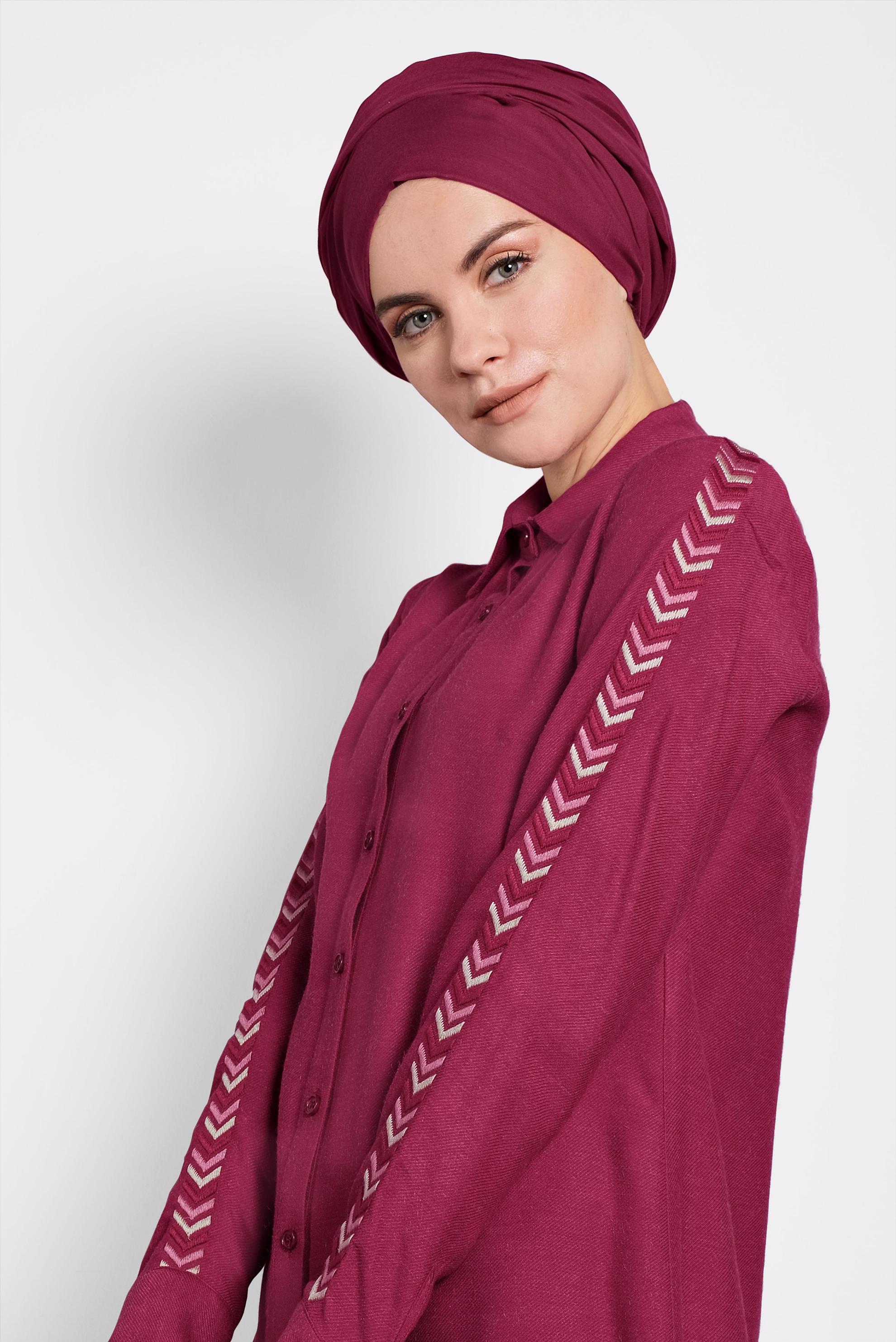 Tesettür giyim KIRMIZI KOLLARI NAKIŞLI TUNİK 40181