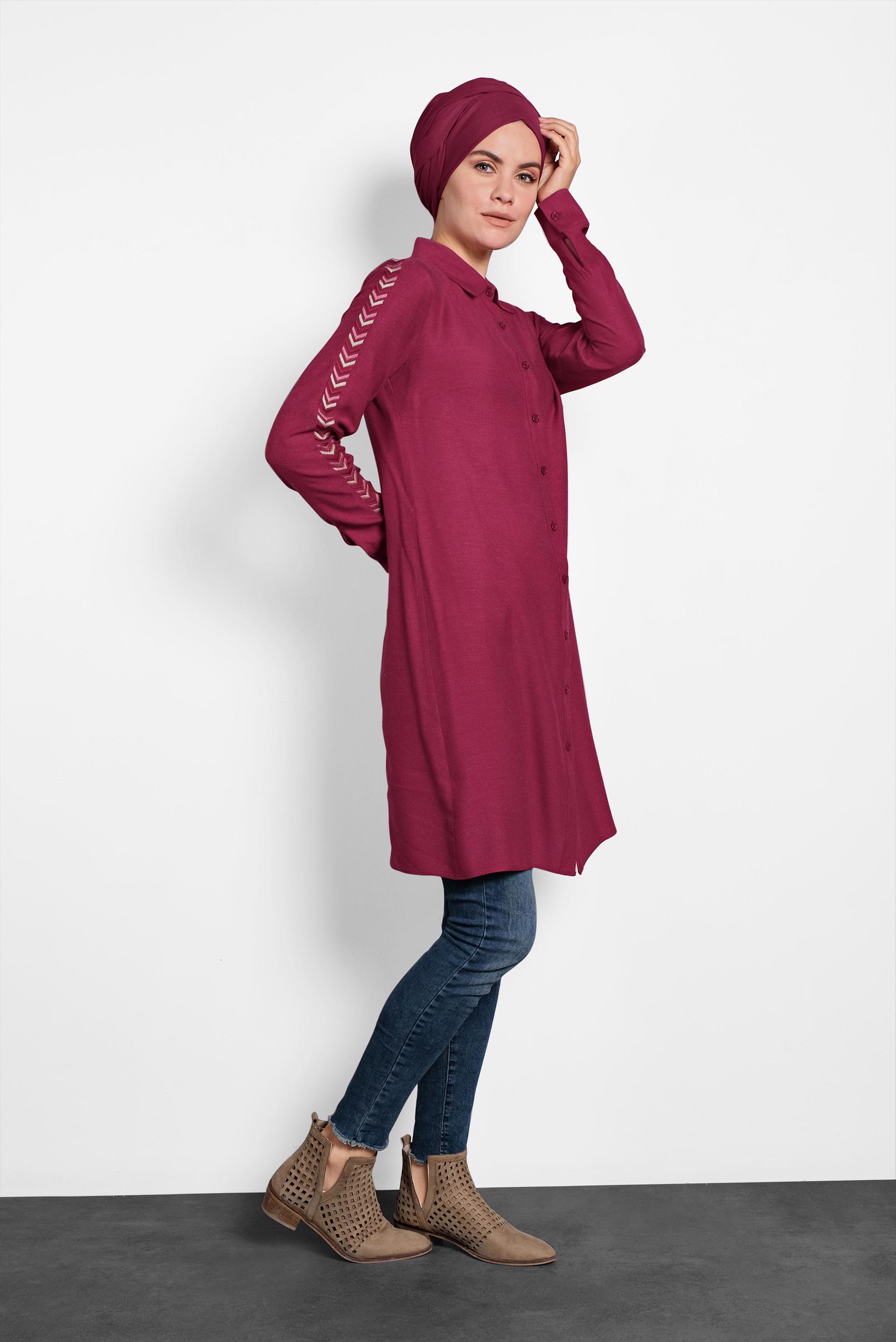 Tesettür giyim KIRMIZI KOLLARI NAKIŞLI TUNİK 40181