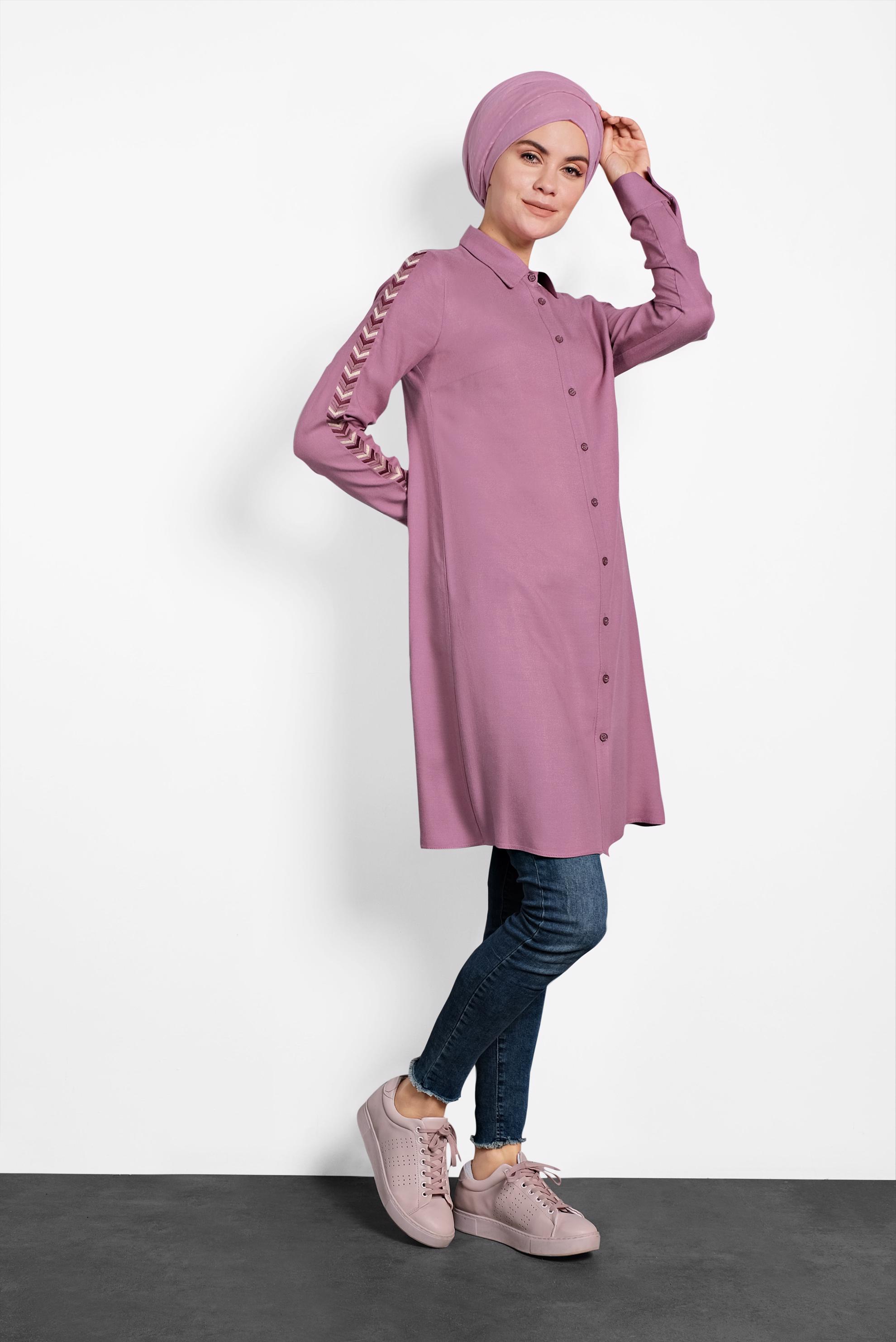 Tesettür giyim PEMBE KOLLARI NAKIŞLI TUNİK 40181