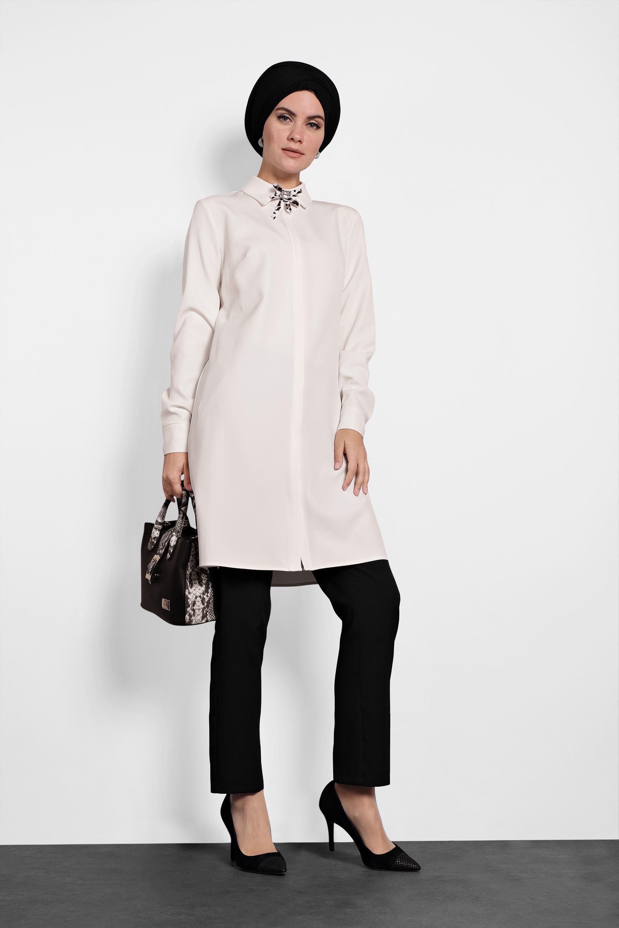 Tesettür giyim BEYAZ GİZLİ DÜĞMELİ TUNİK 40209